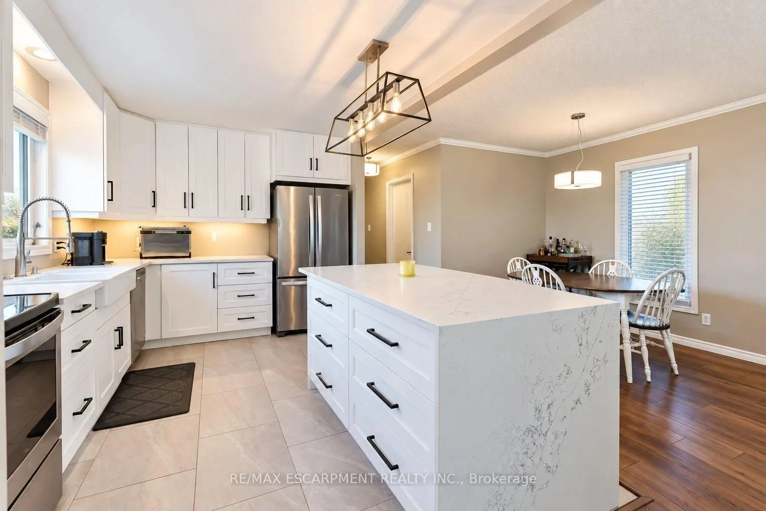 6 SANDRA Crescent