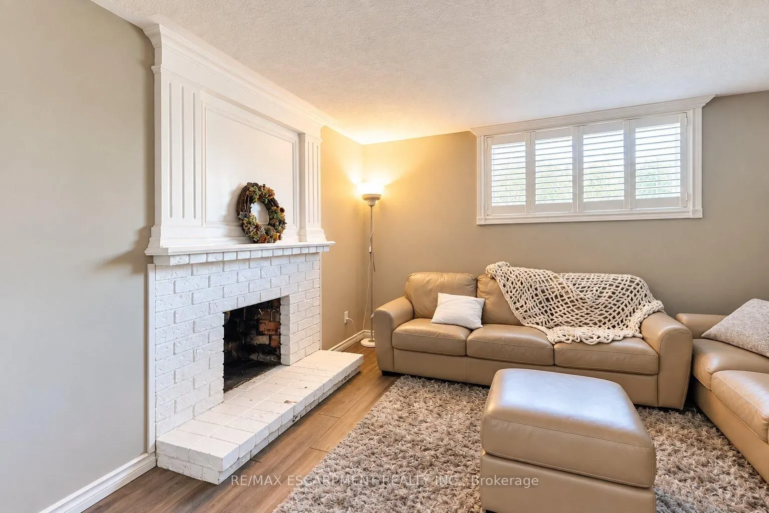 6 SANDRA Crescent