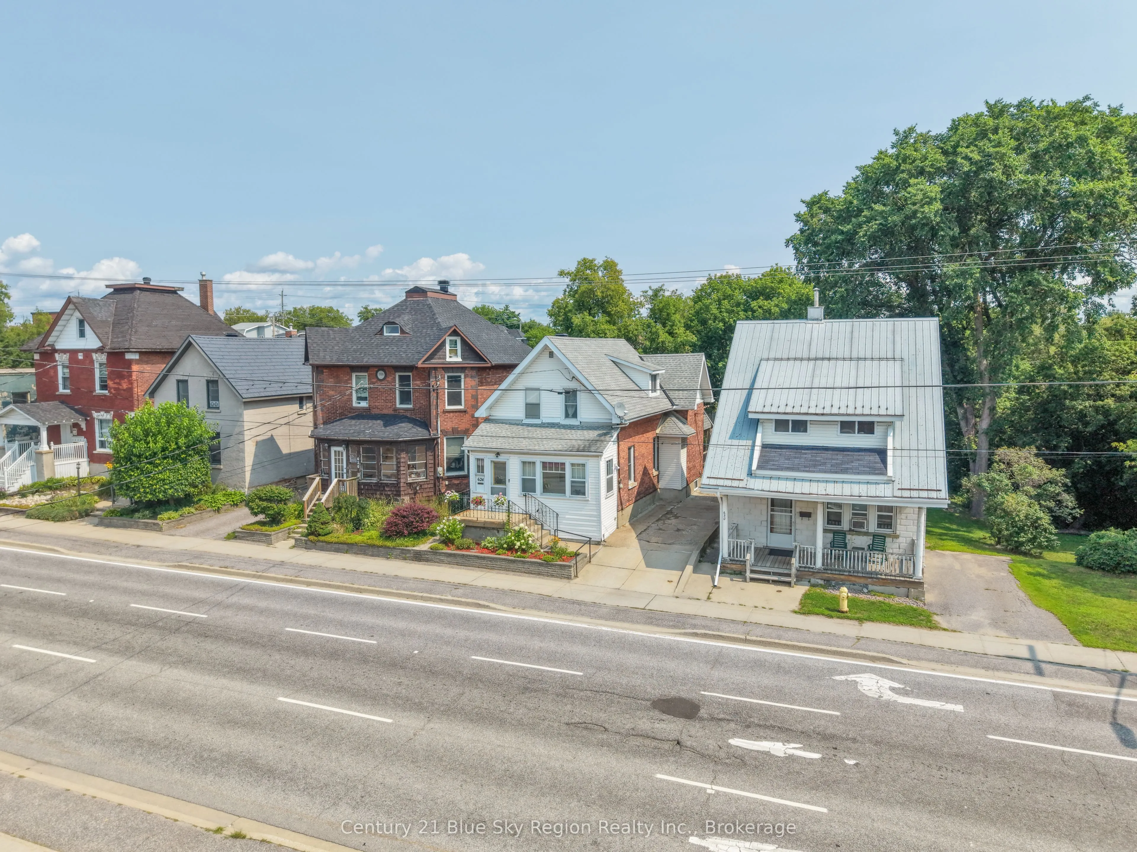 624 McIntyre Street E
