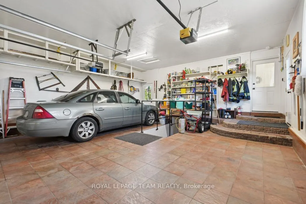 5050 Mowatview Court