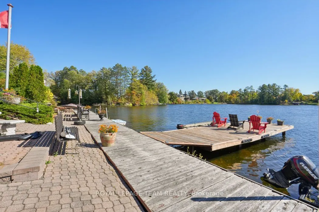 5050 Mowatview Court