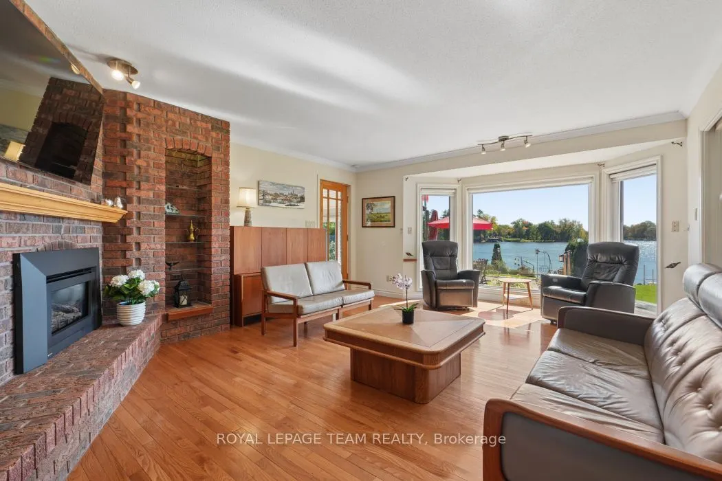 5050 Mowatview Court