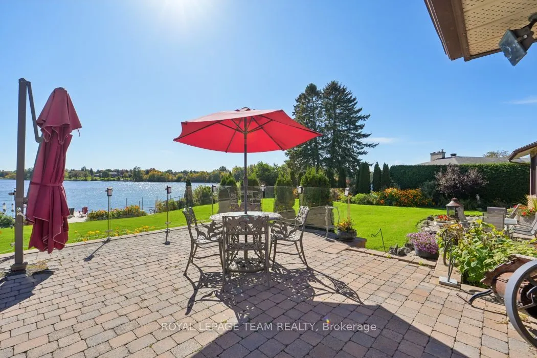 5050 Mowatview Court