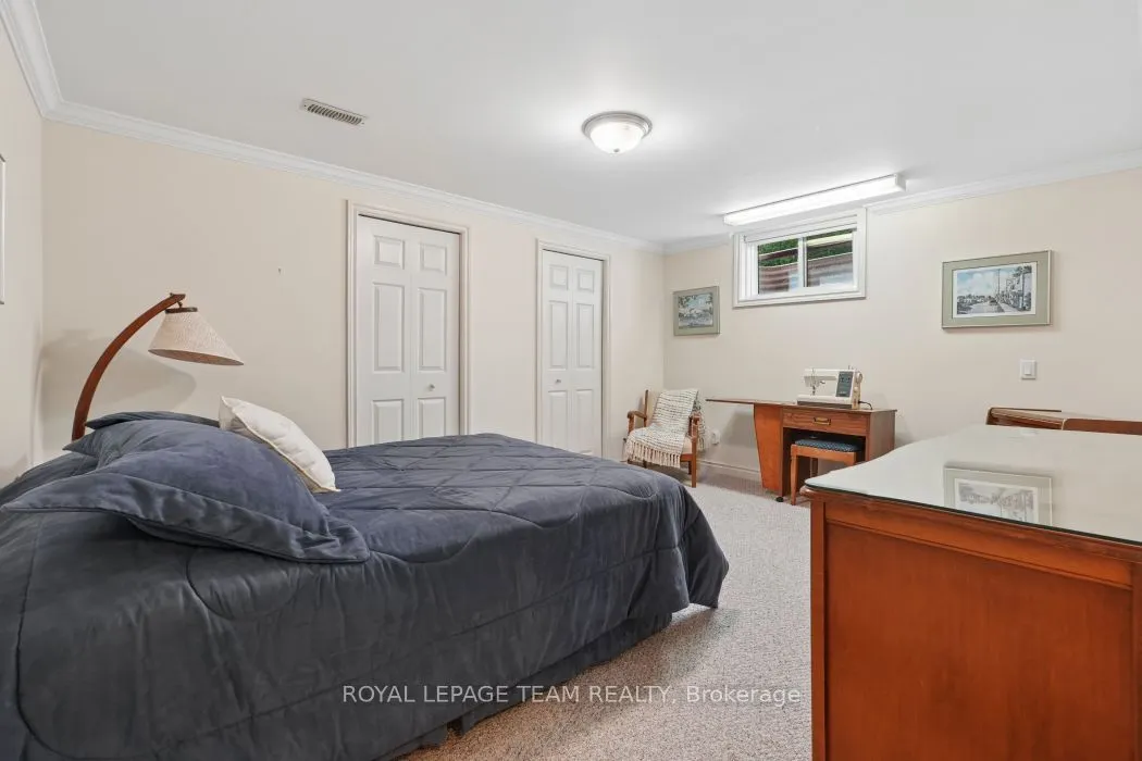 5050 Mowatview Court