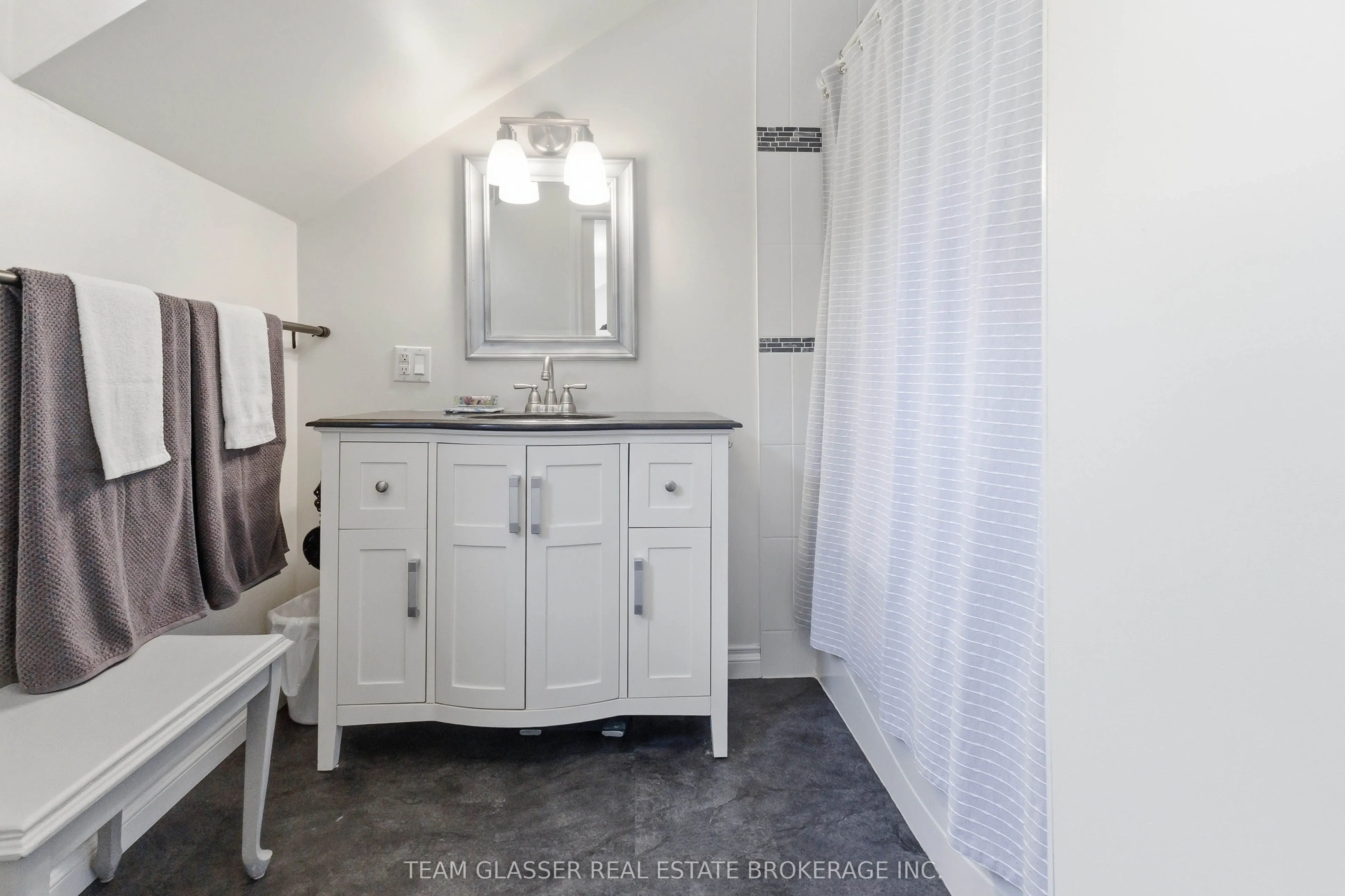 27 DENGATE Crescent