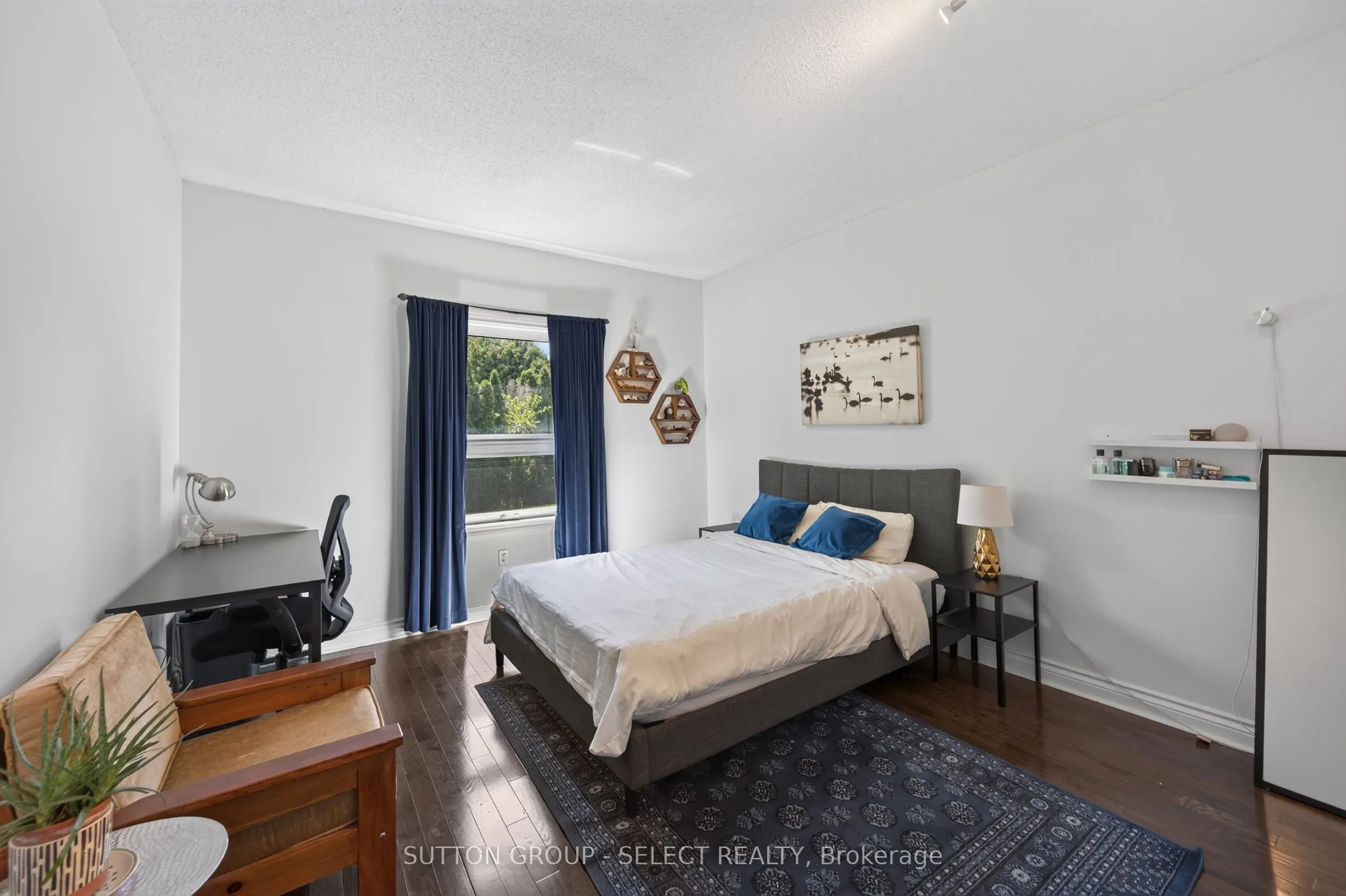768 Franklinway Crescent