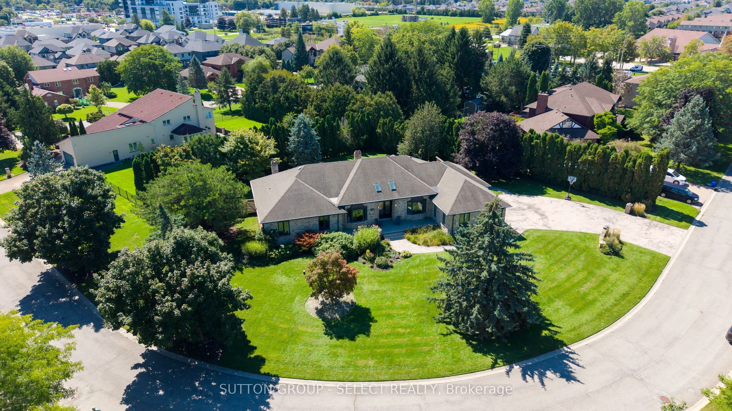 768 Franklinway Crescent