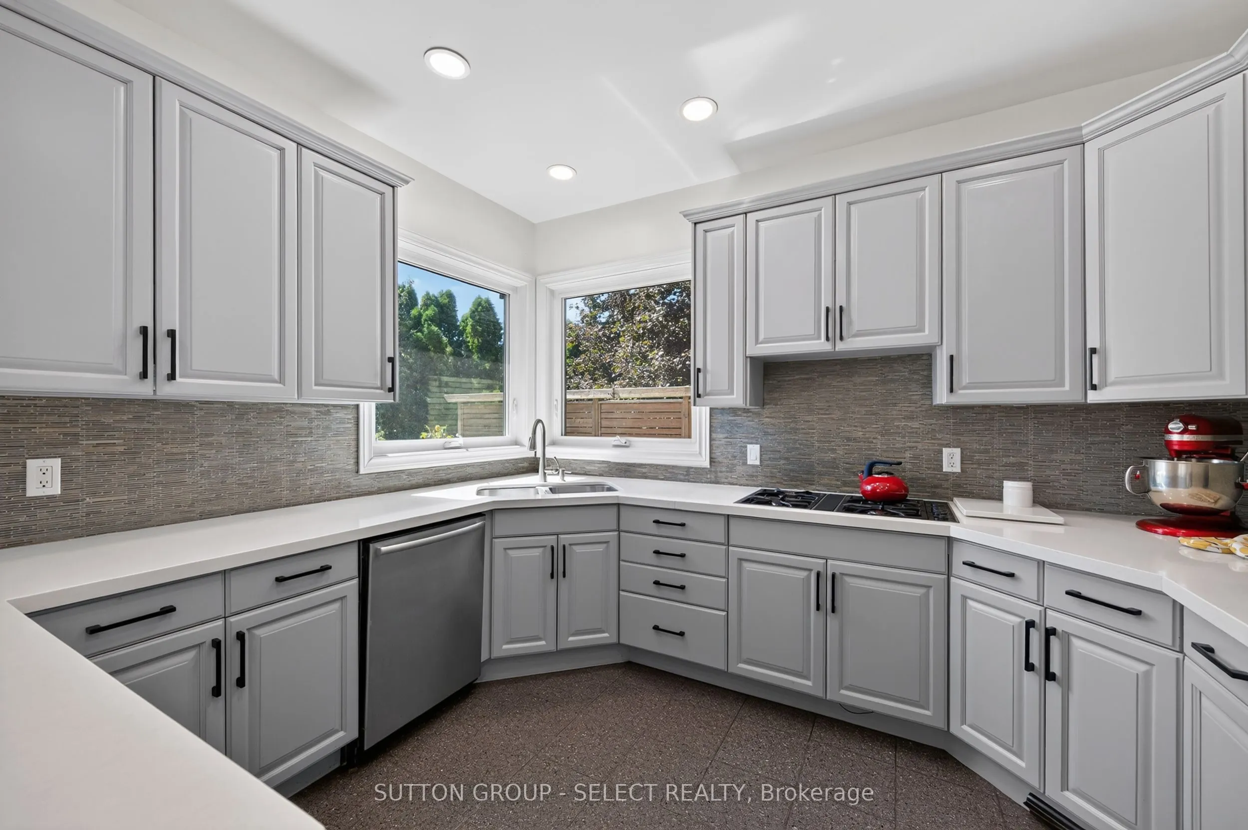 768 Franklinway Crescent