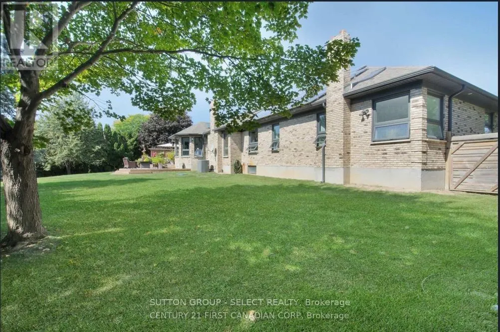 768 Franklinway Crescent