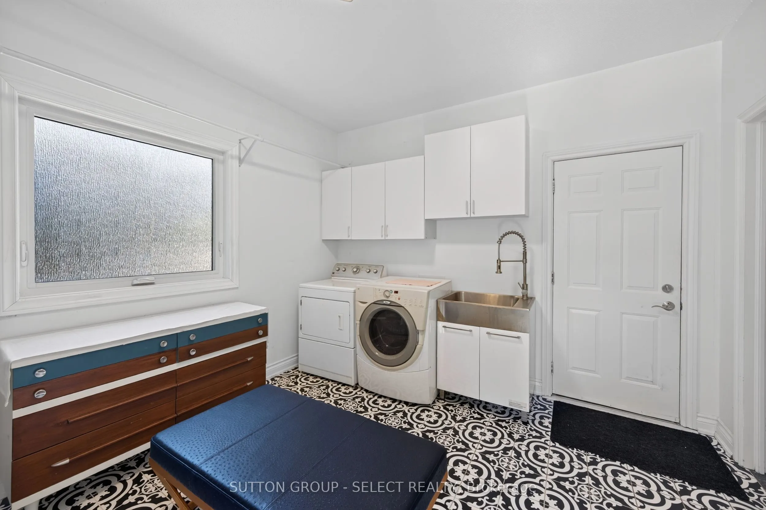 768 Franklinway Crescent