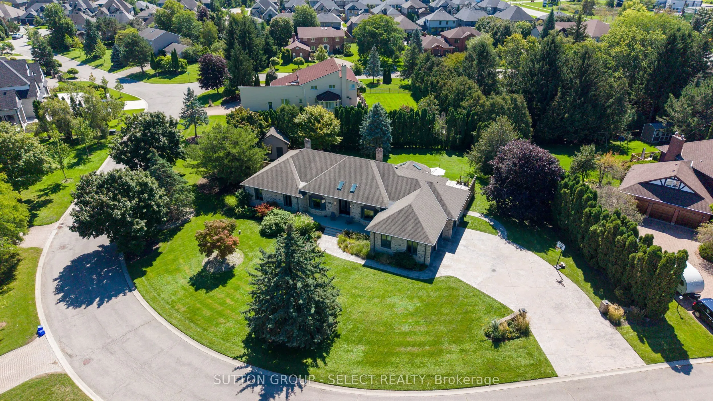 768 Franklinway Crescent
