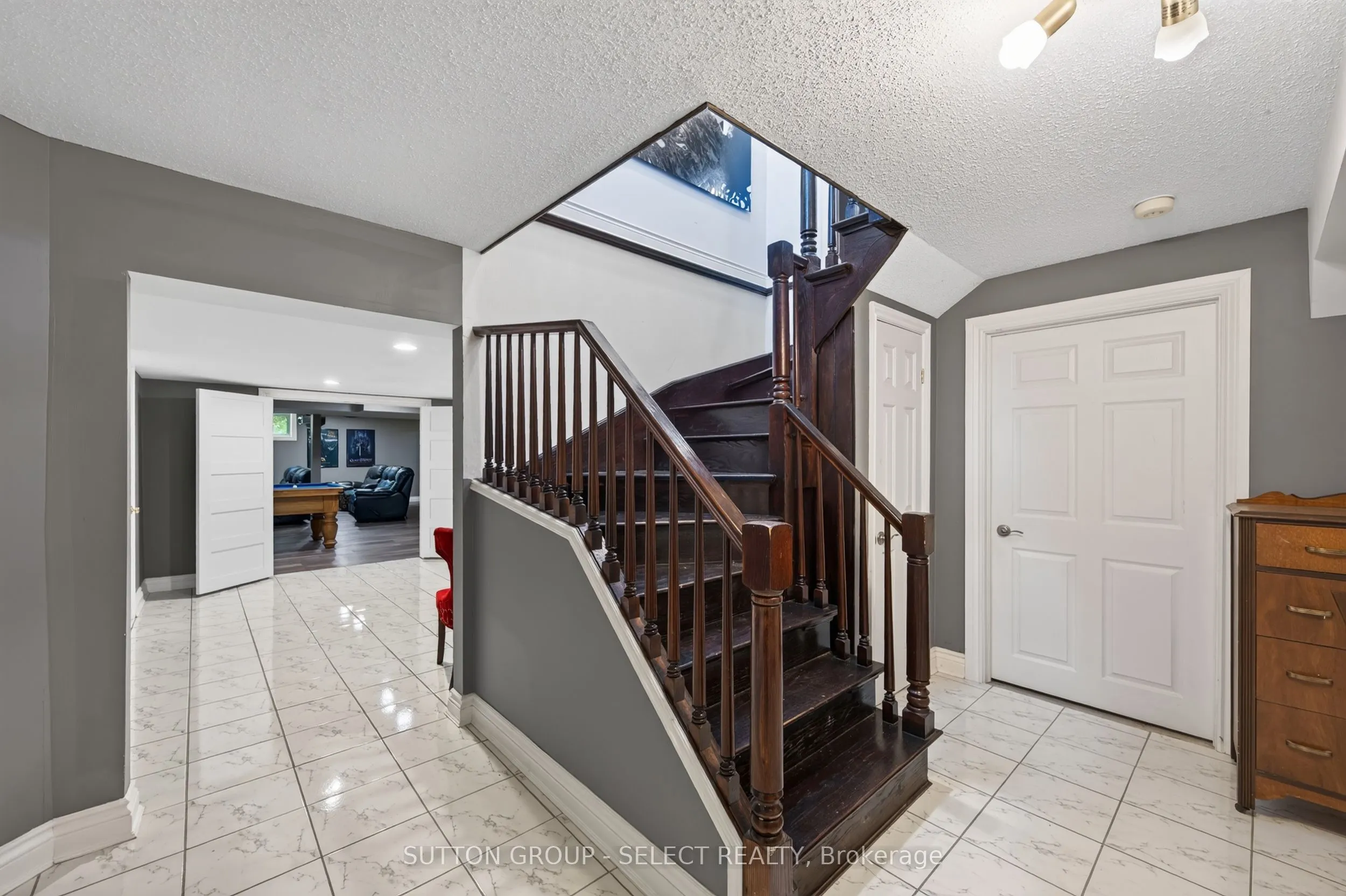768 Franklinway Crescent