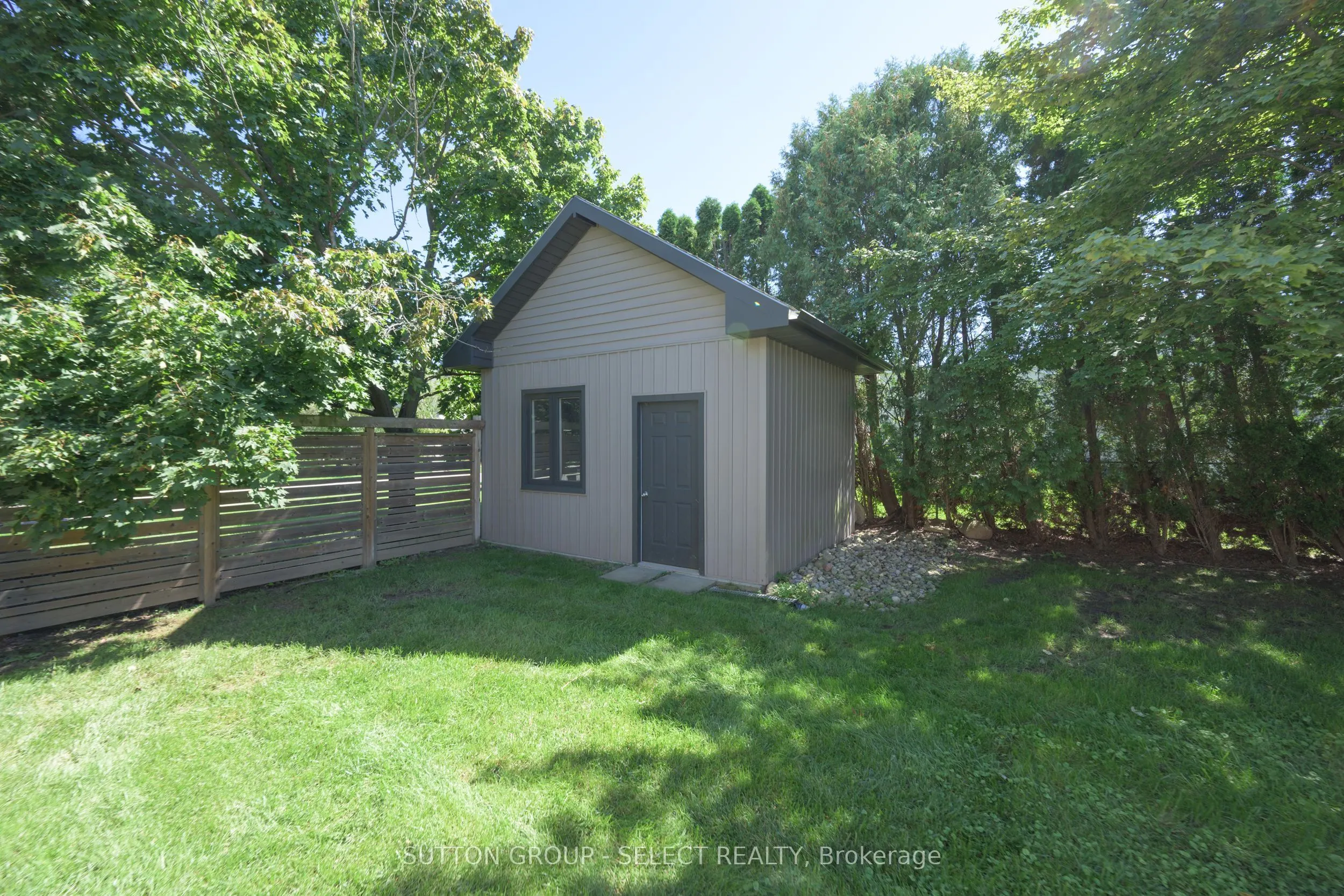 768 Franklinway Crescent