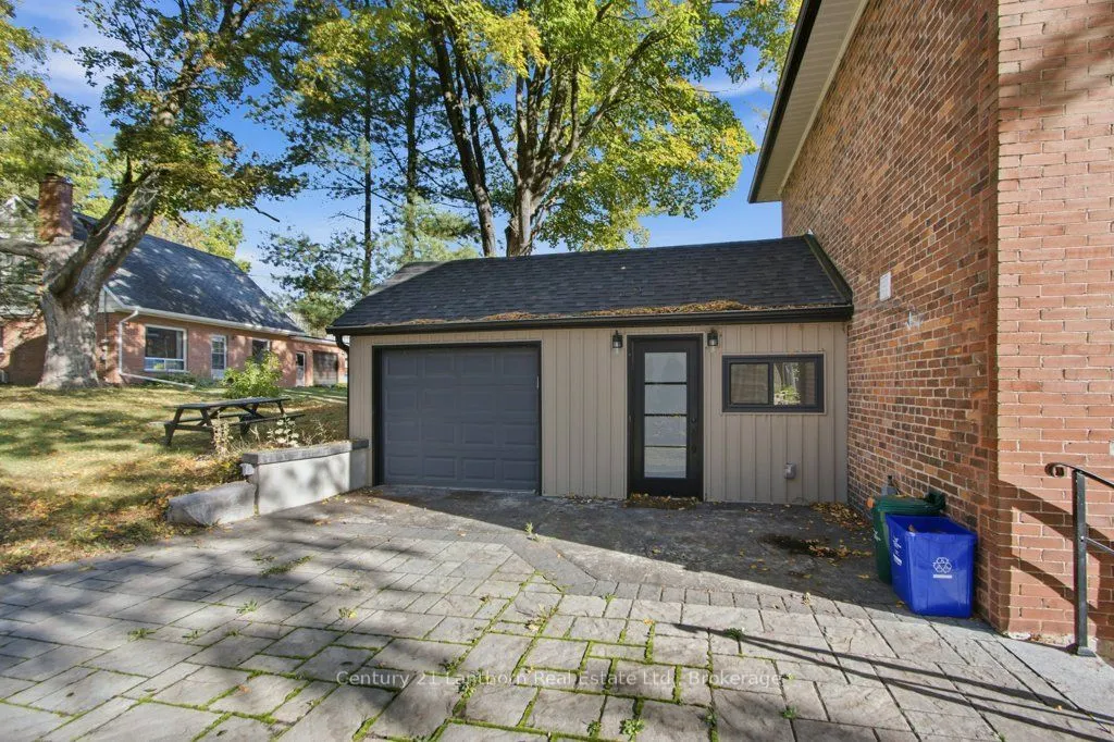 320 Grand Road