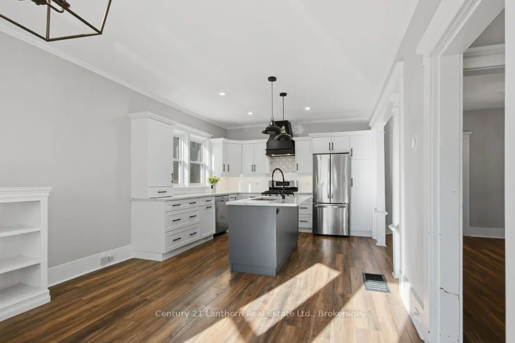 320 Grand Road