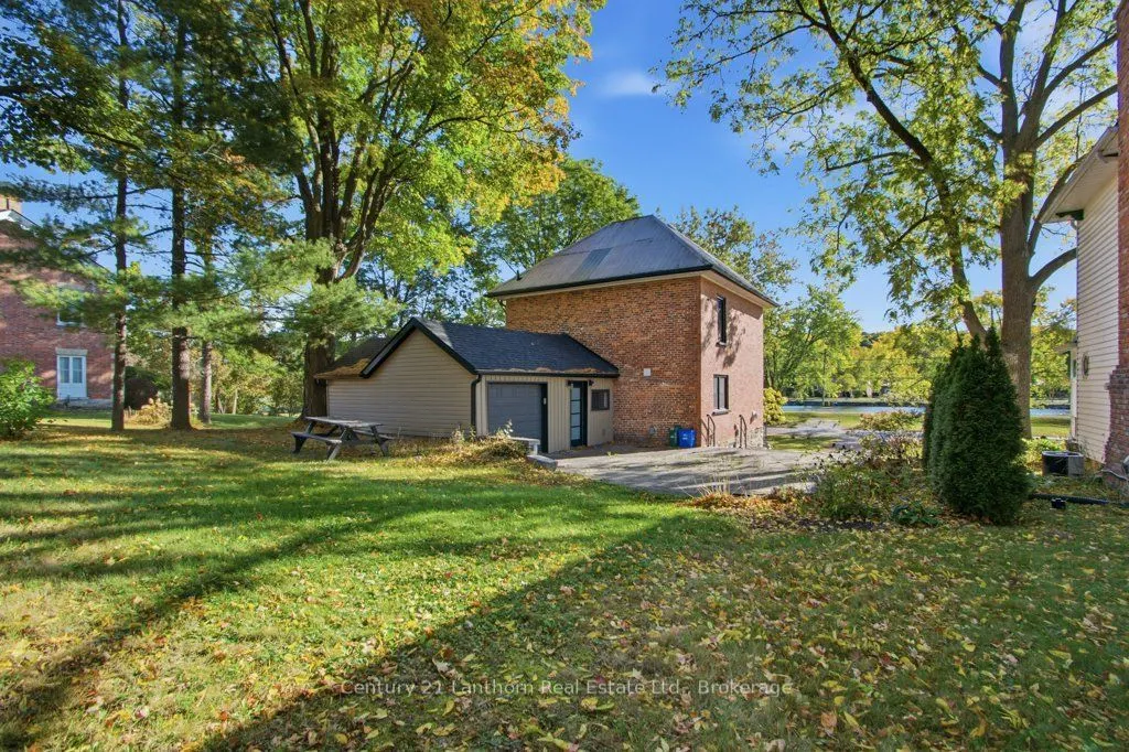 320 Grand Road