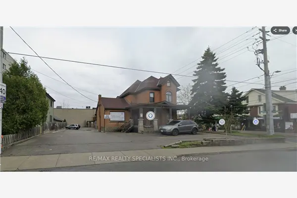 323 Upper Wentworth Street