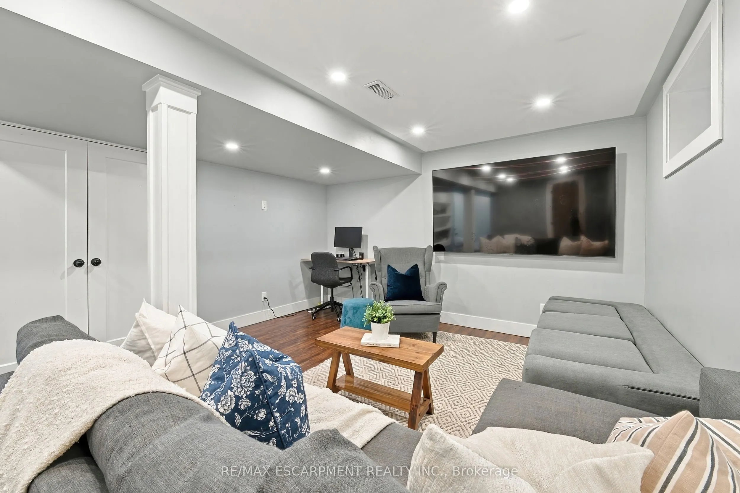 1231 Dunsmure Road