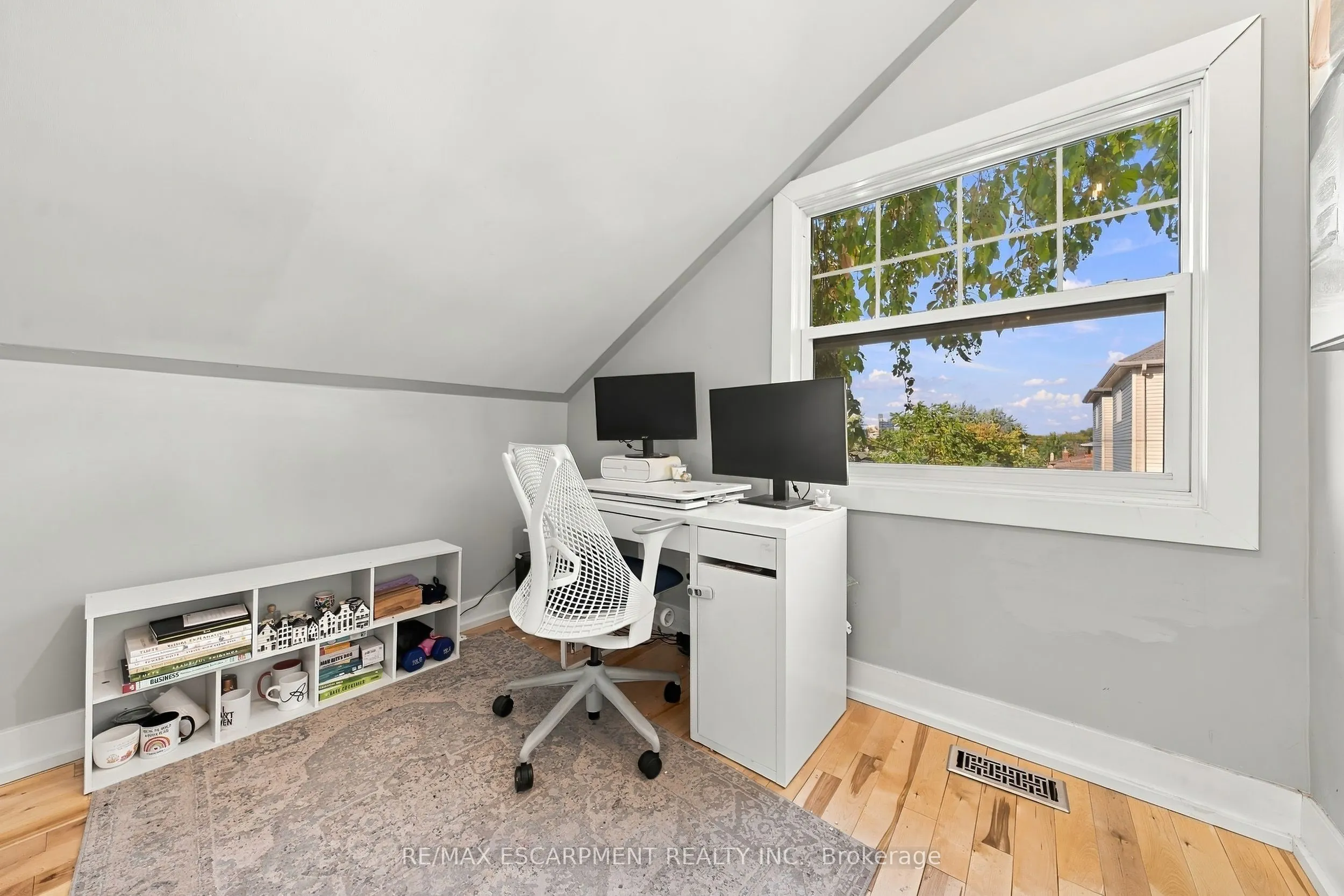 1231 Dunsmure Road