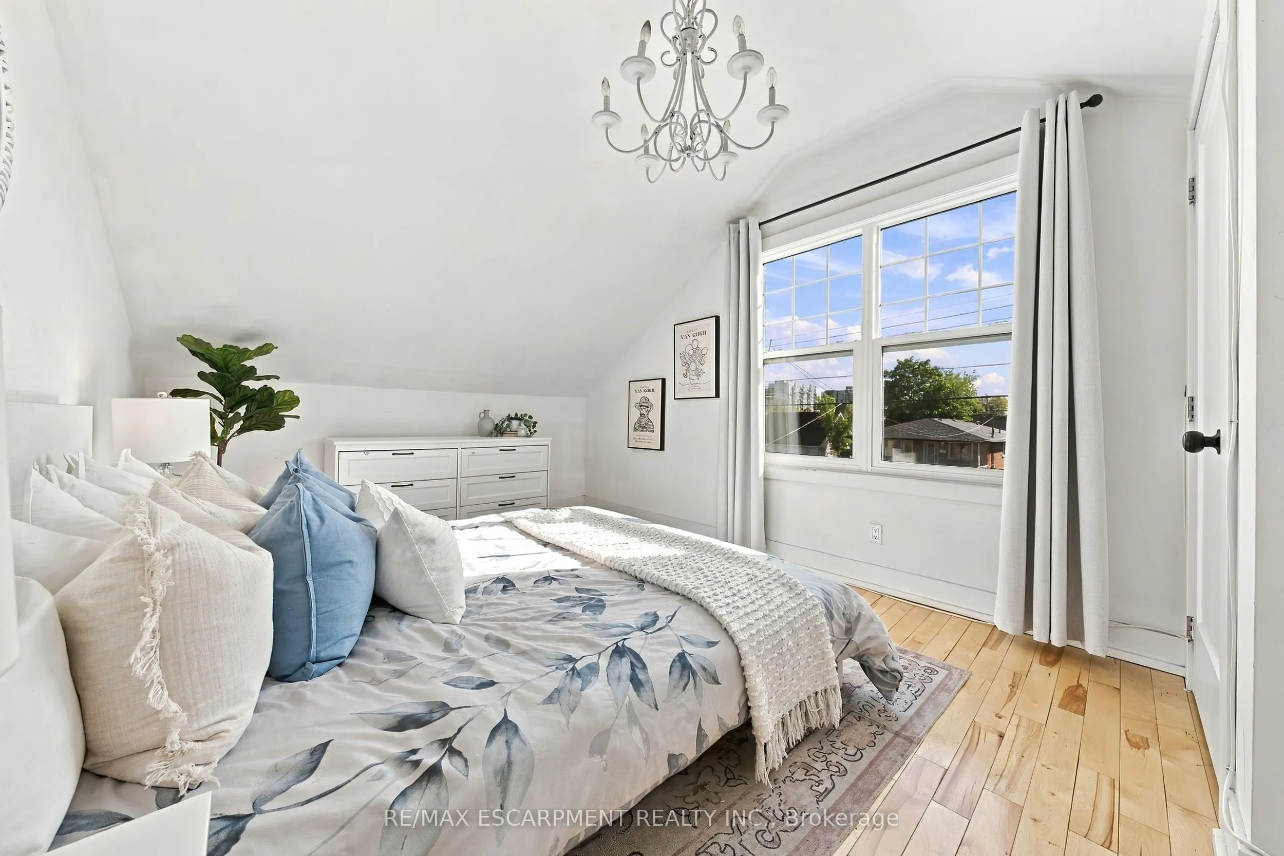 1231 Dunsmure Road