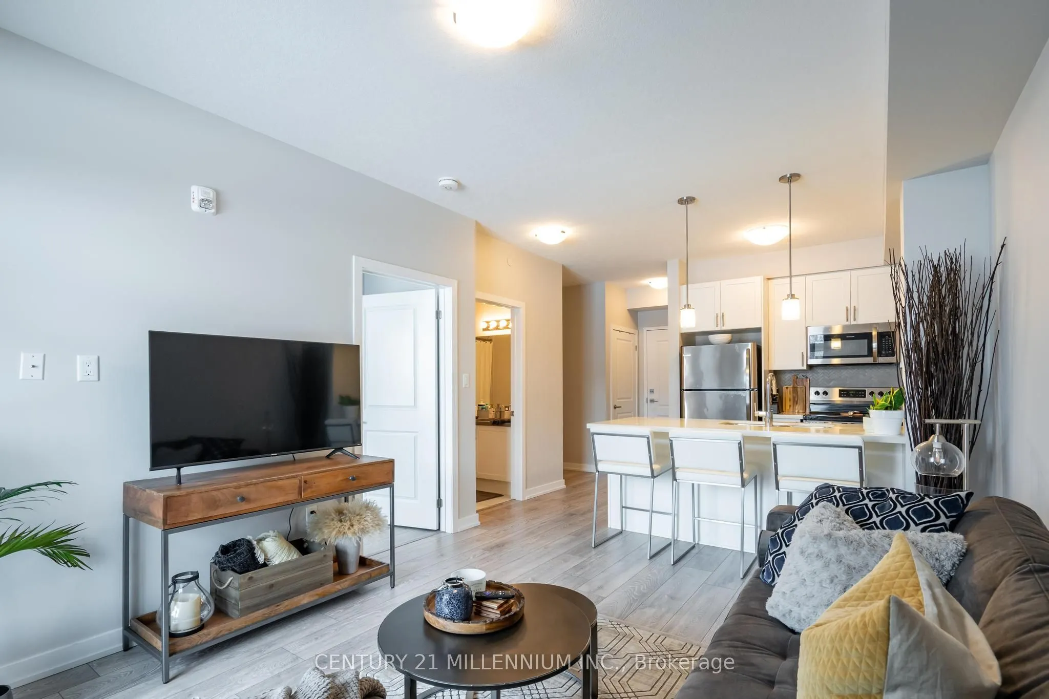 125 Shoreview Place W #125