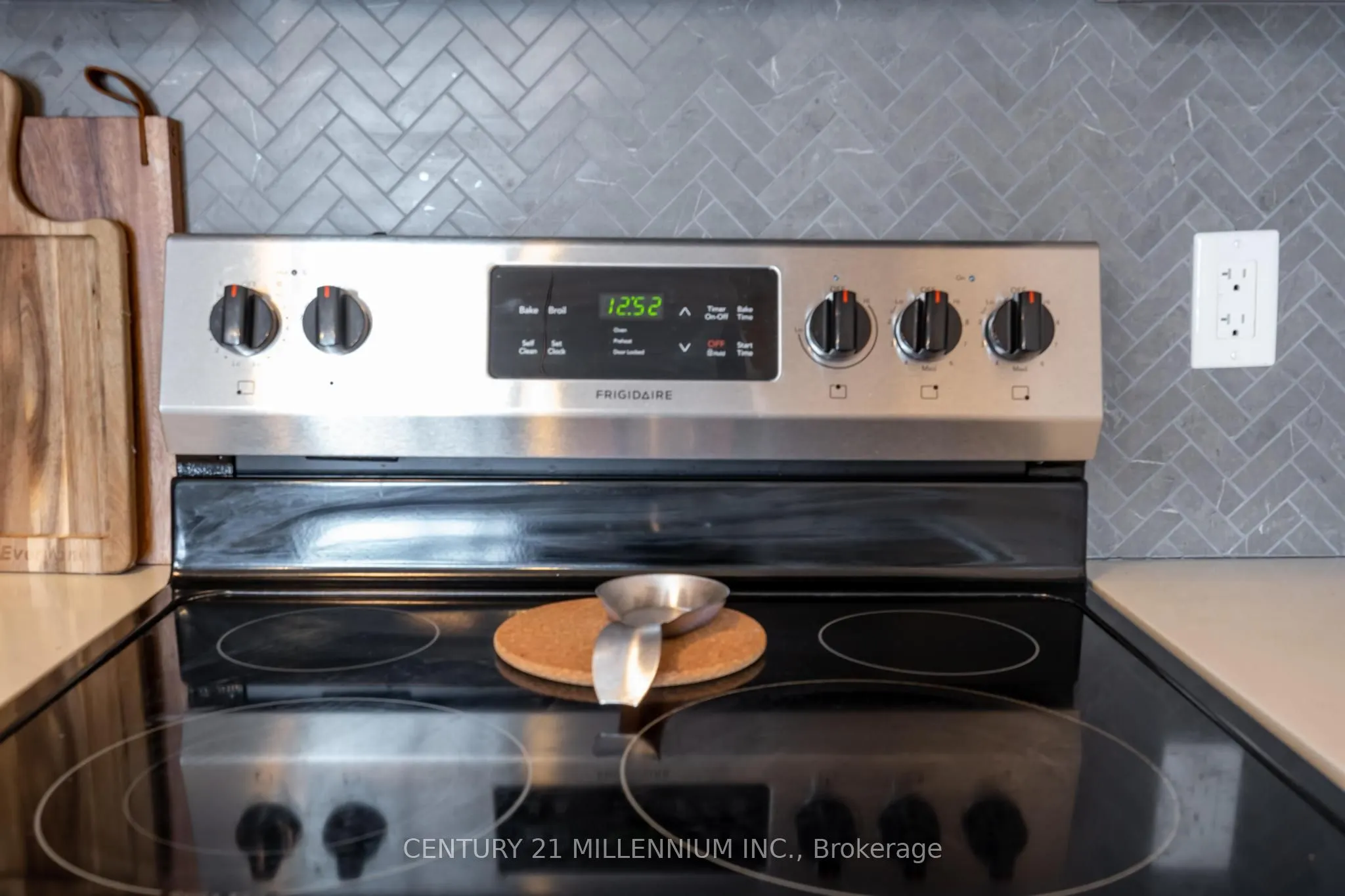 125 Shoreview Place W #125