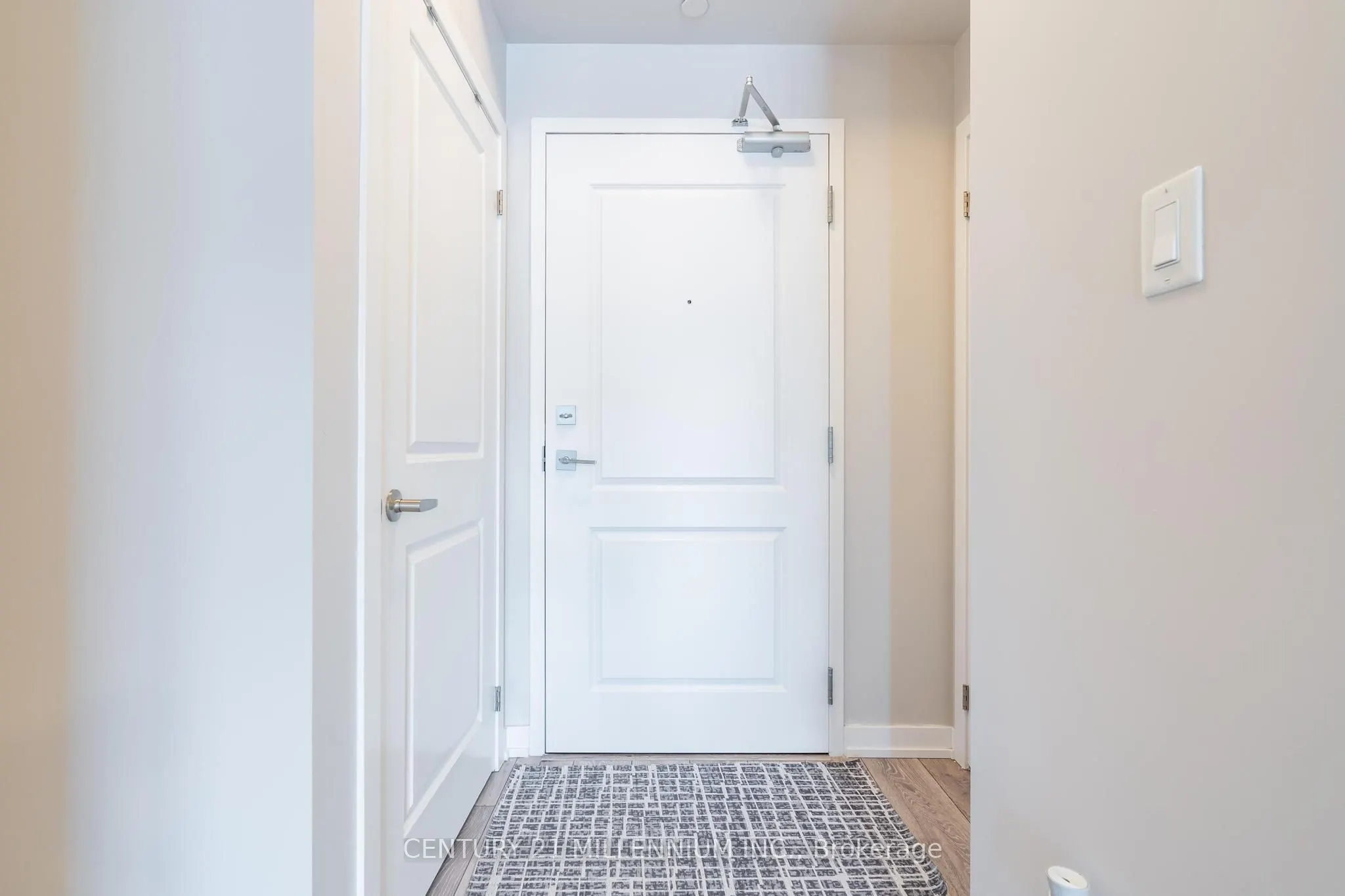 125 Shoreview Place W #125