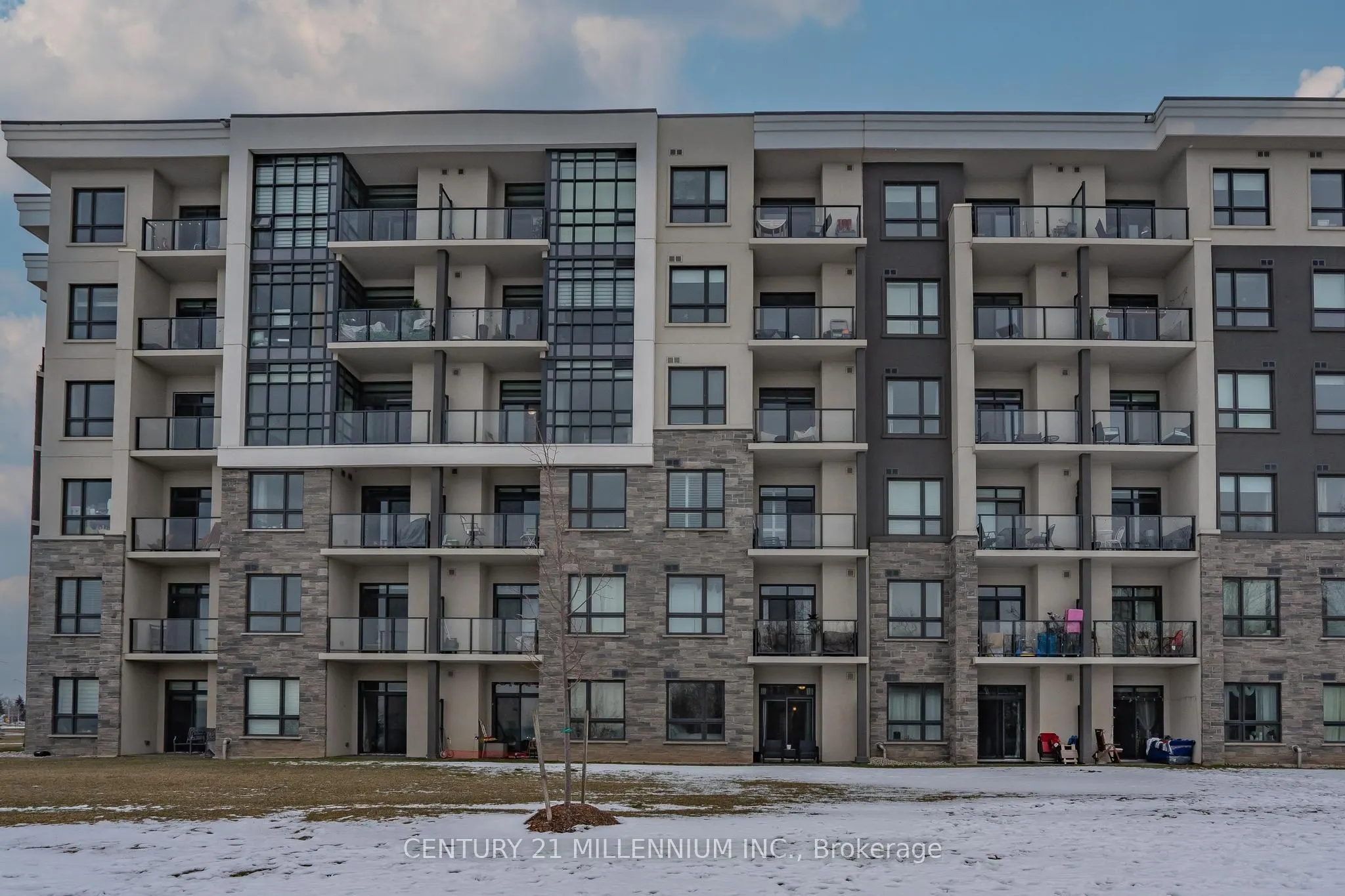 125 Shoreview Place W #125