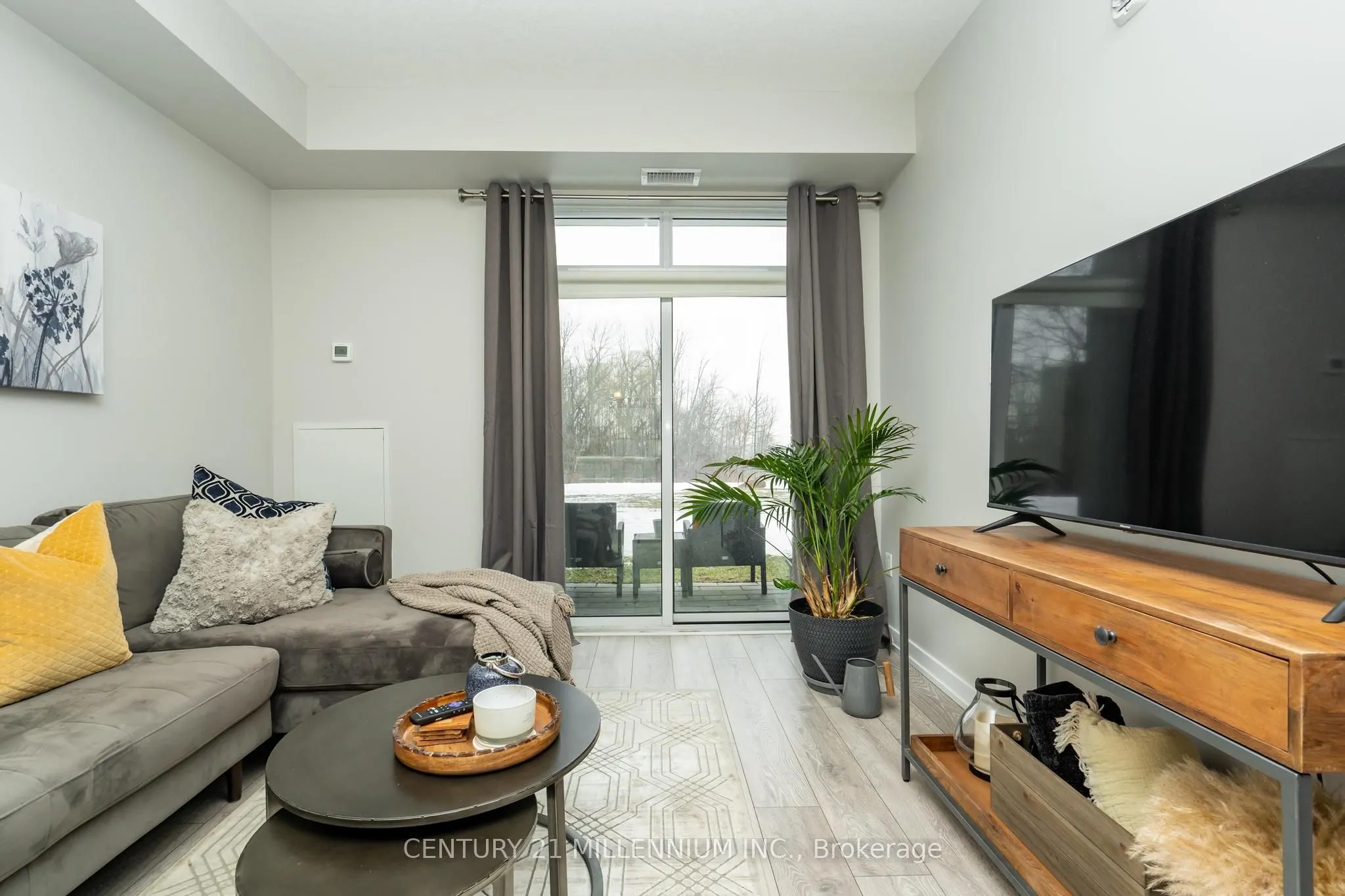 125 Shoreview Place W #125