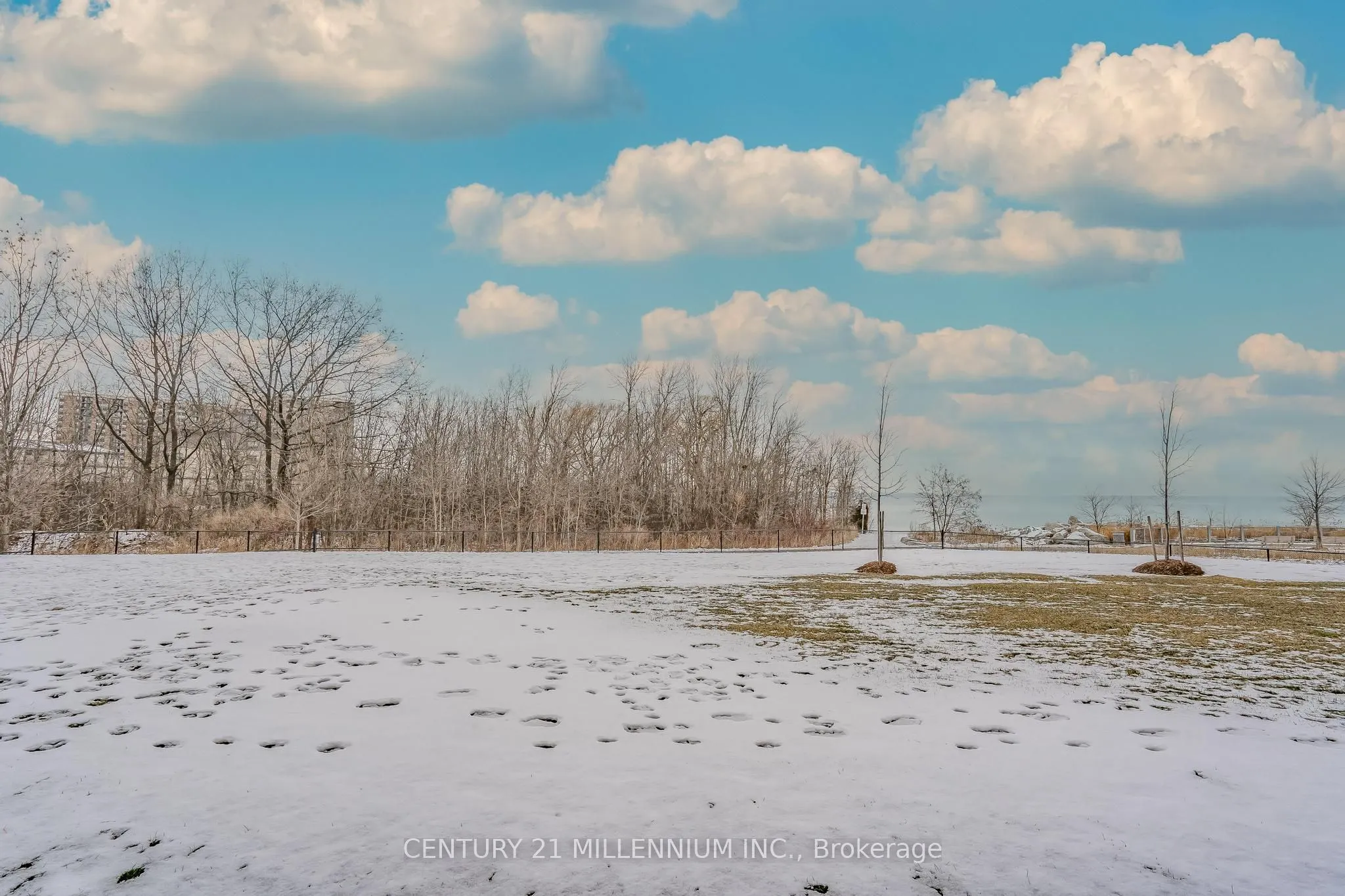 125 Shoreview Place W #125