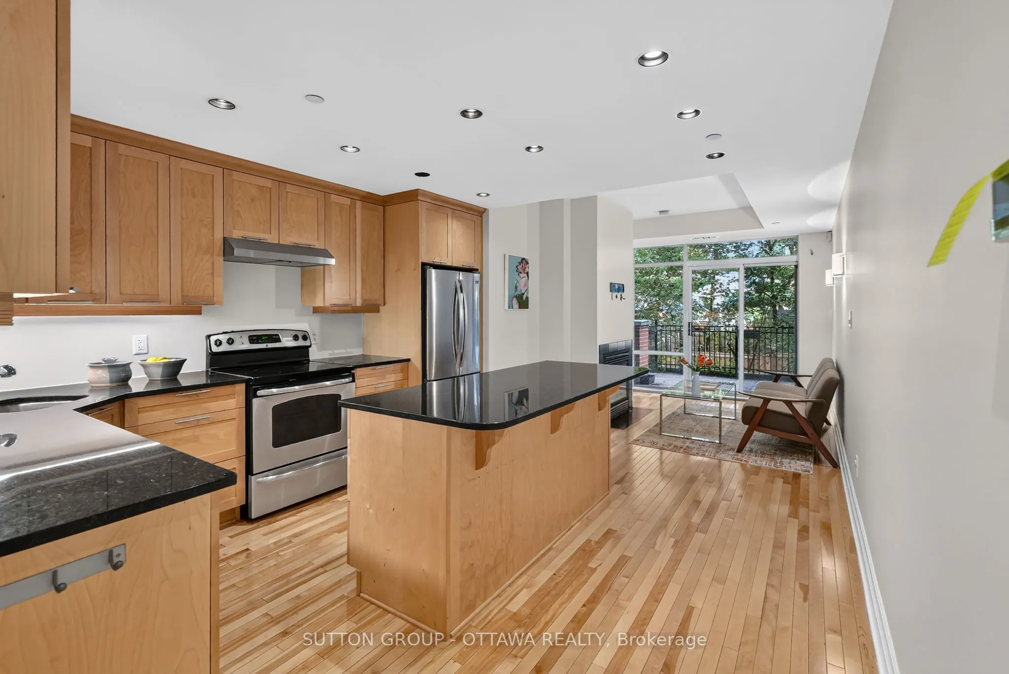 950 MARGUERITE Avenue #103