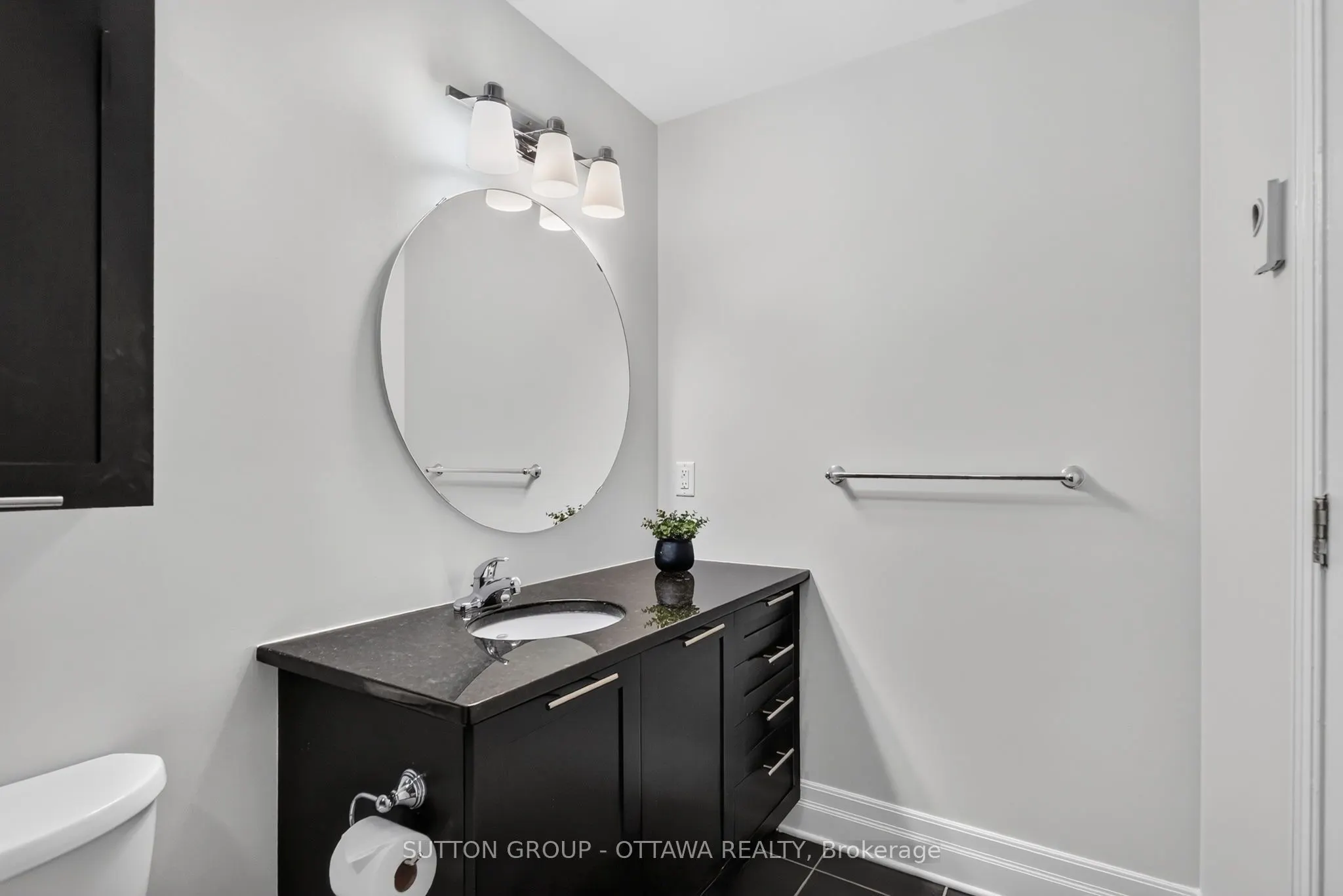 950 MARGUERITE Avenue #103