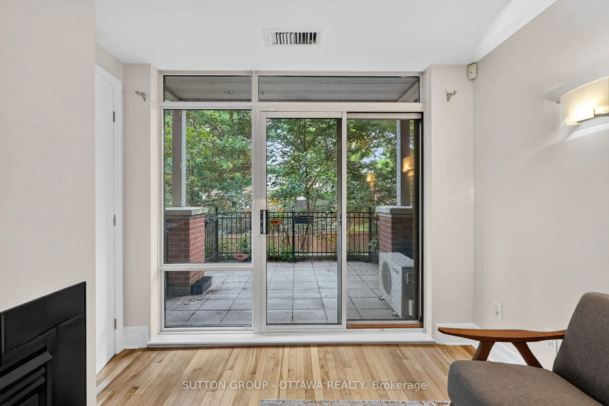 950 MARGUERITE Avenue #103