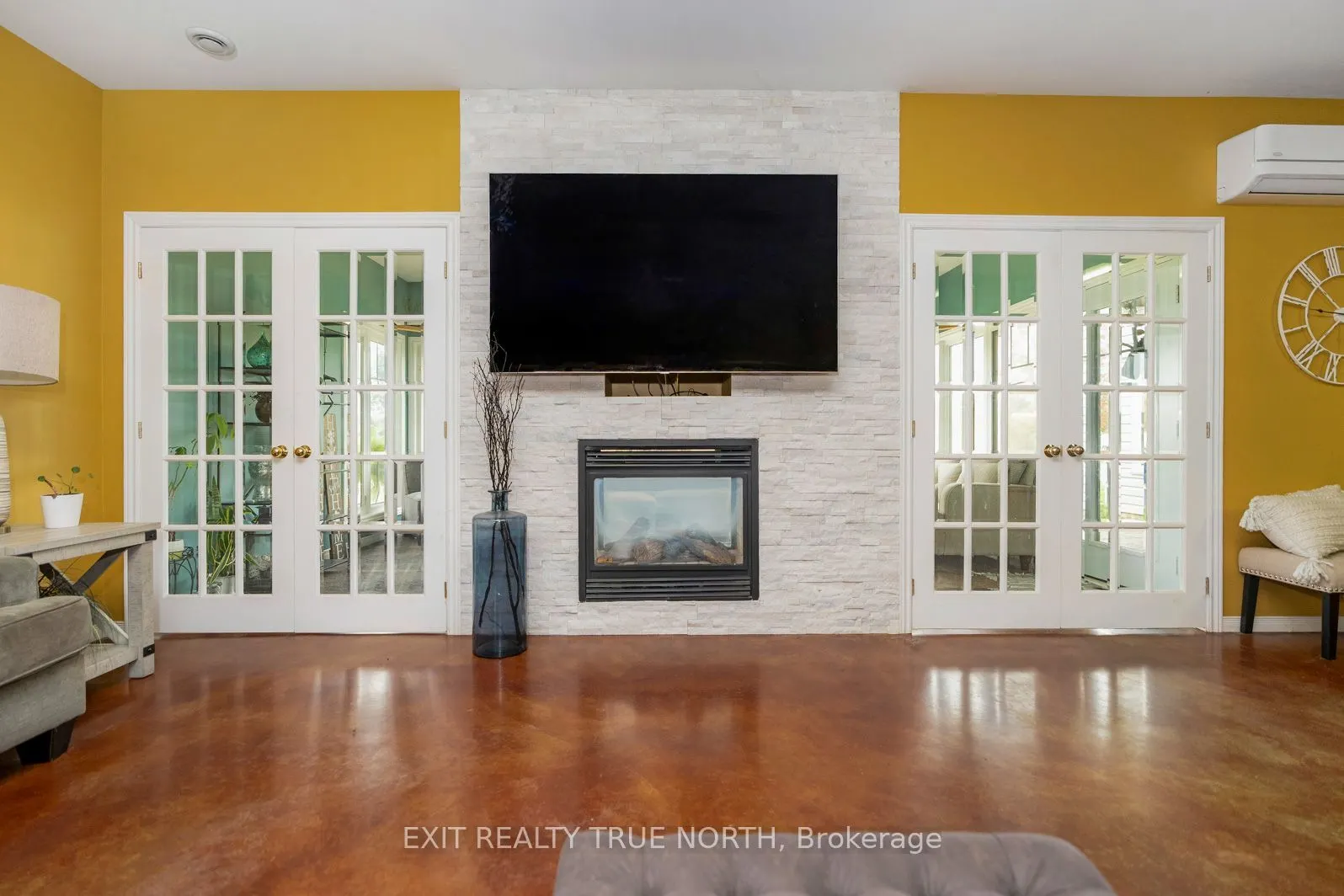 145489 16 Side Road