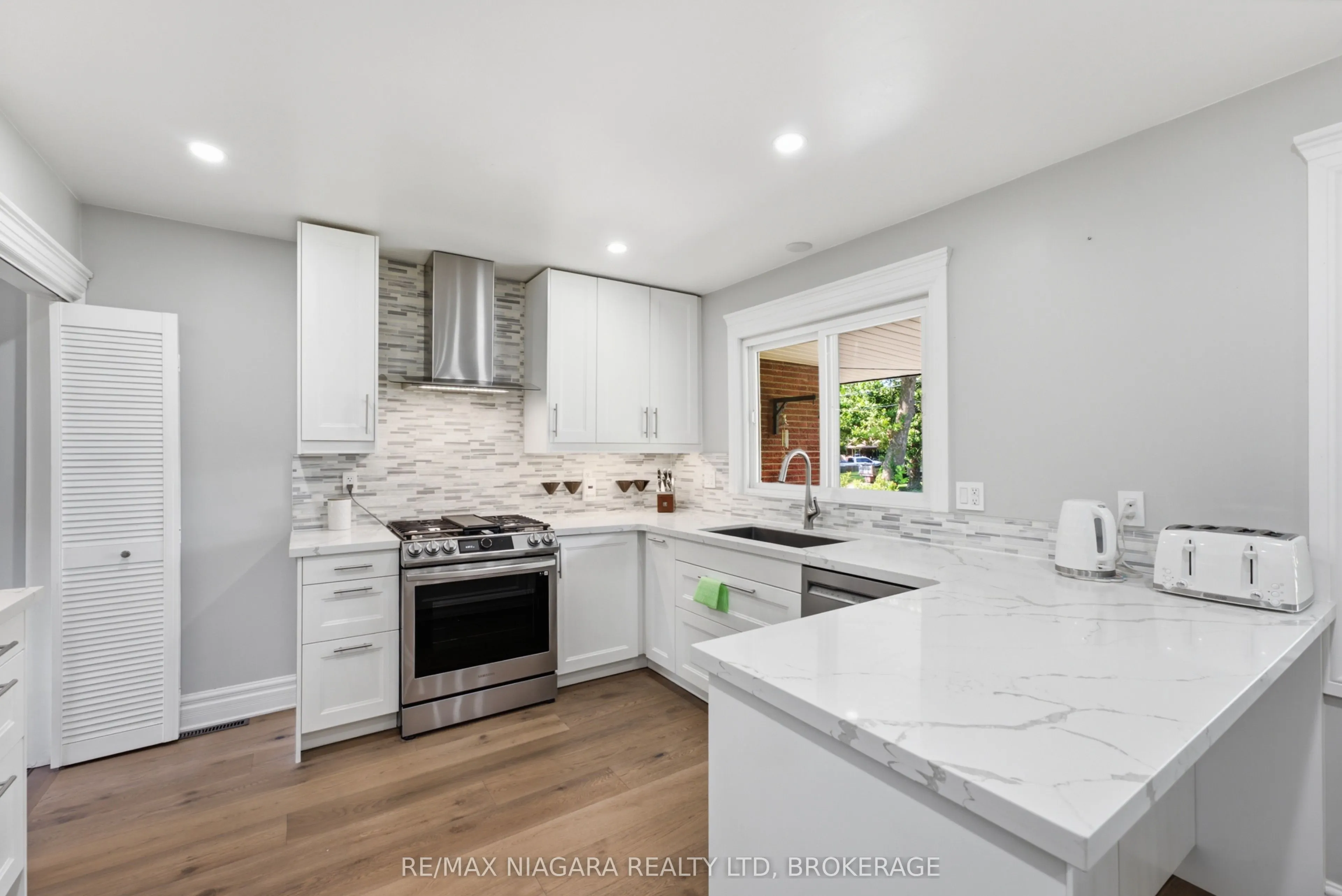 11 RICHELIEU Drive