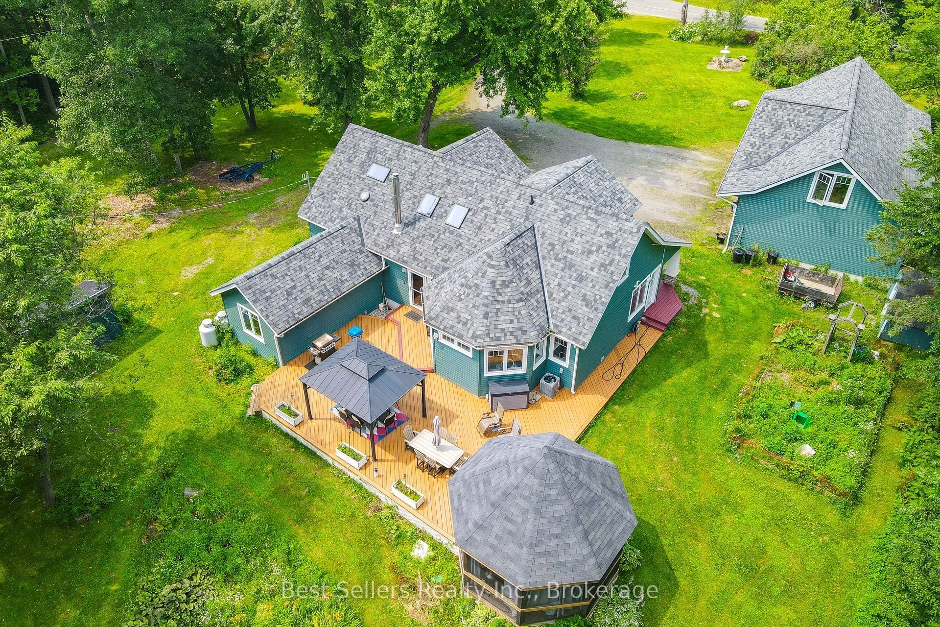 1622 Houseys Rapids Road