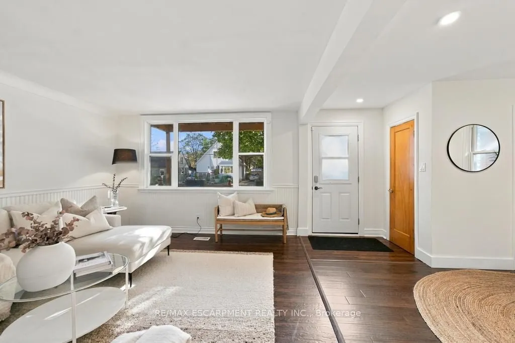 284 East 21st Street