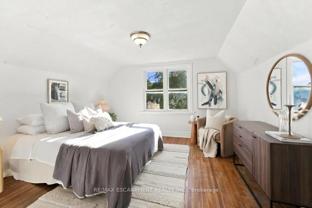284 East 21st Street