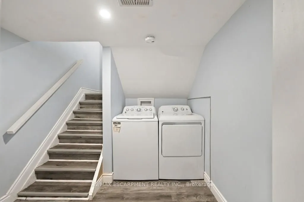 284 East 21st Street