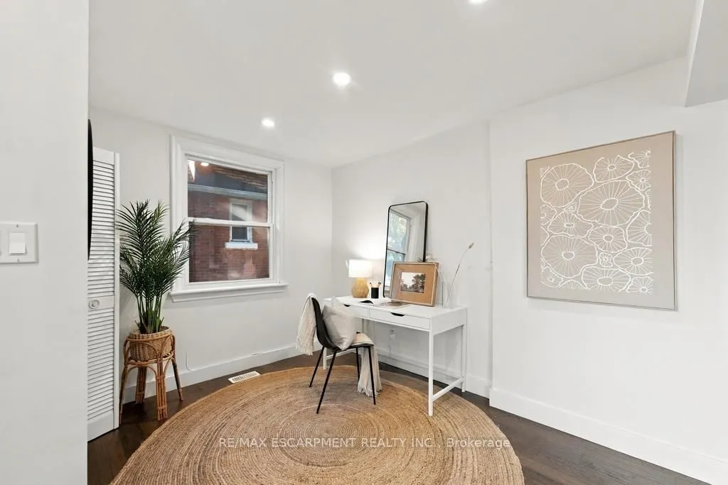 284 East 21st Street