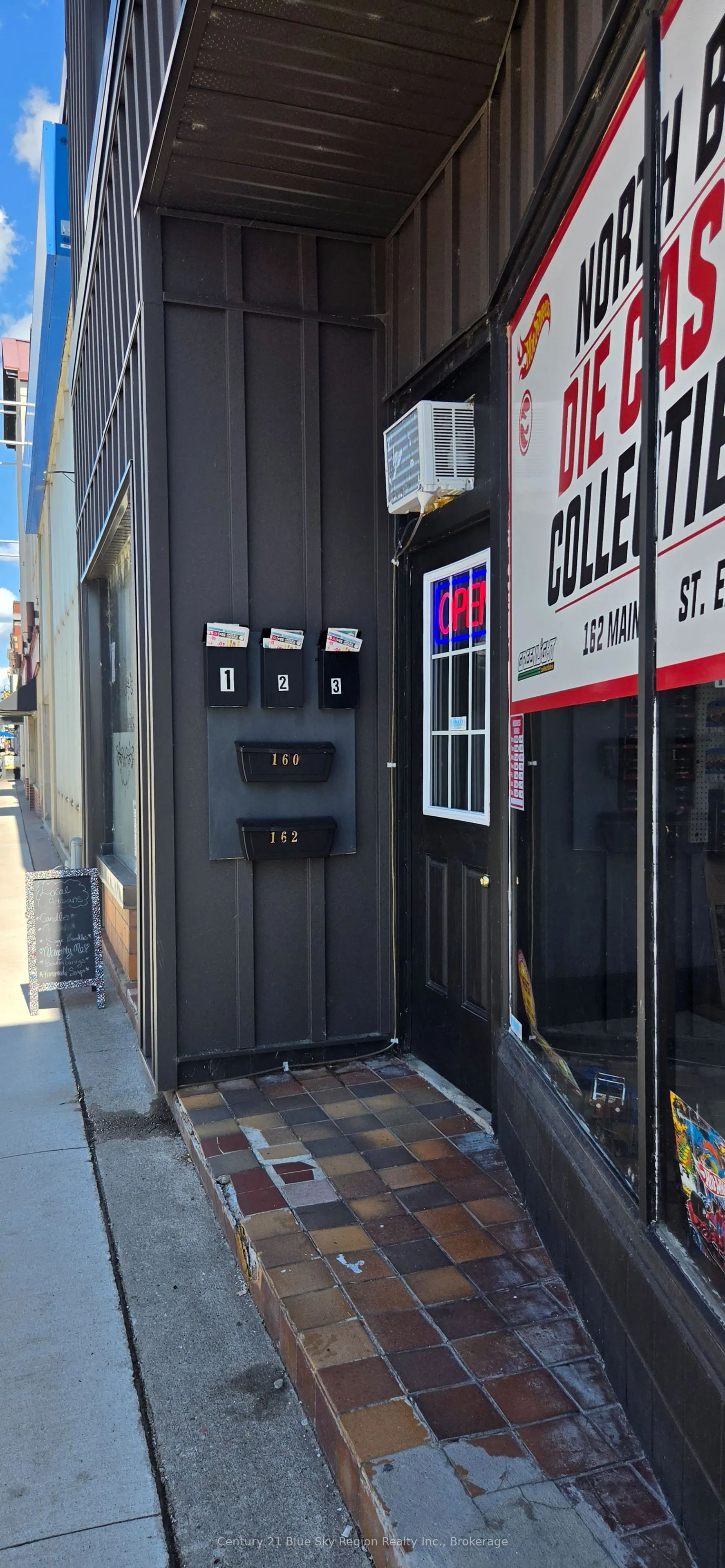 160-164 MAIN Street E