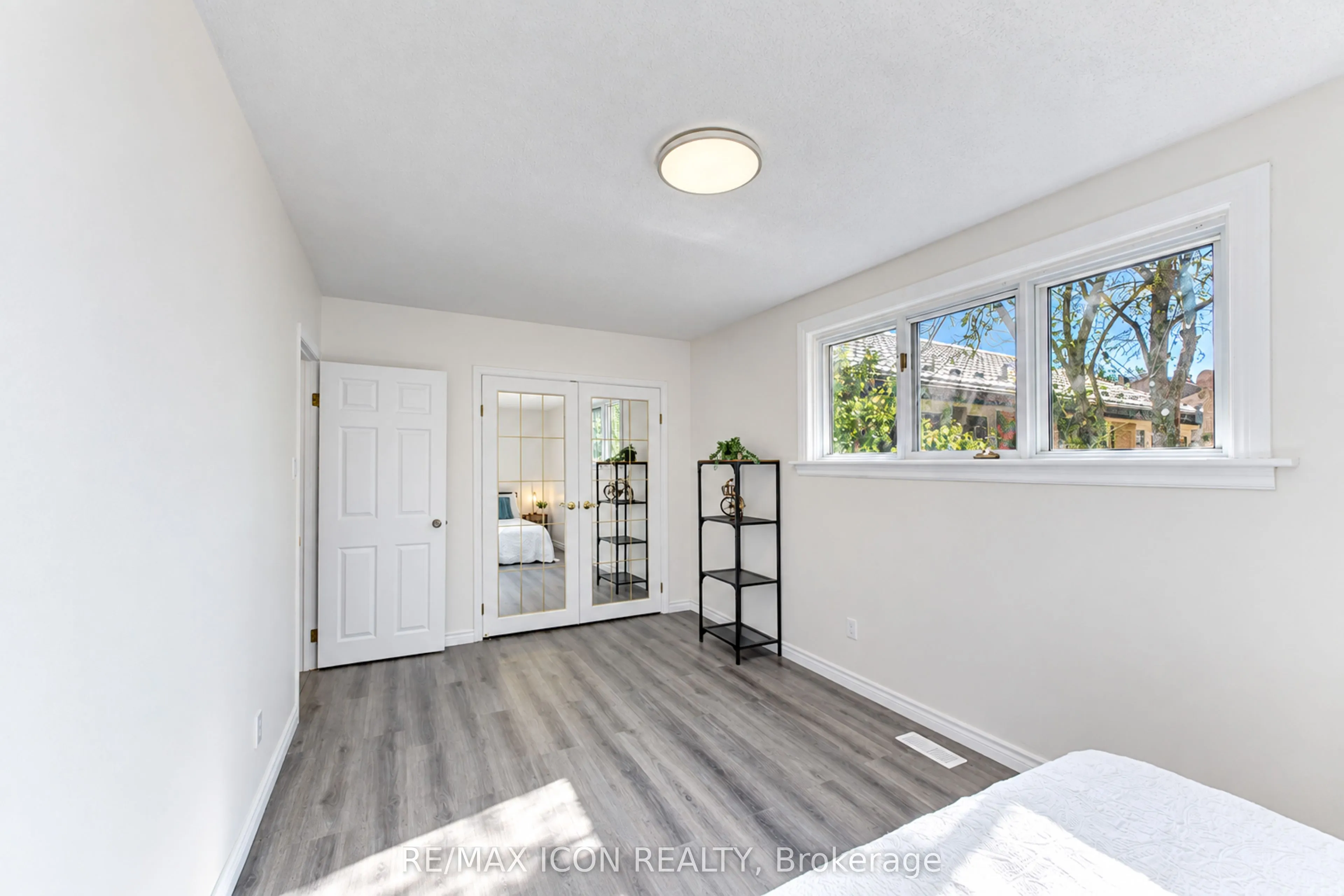 64 Lowrey Avenue S