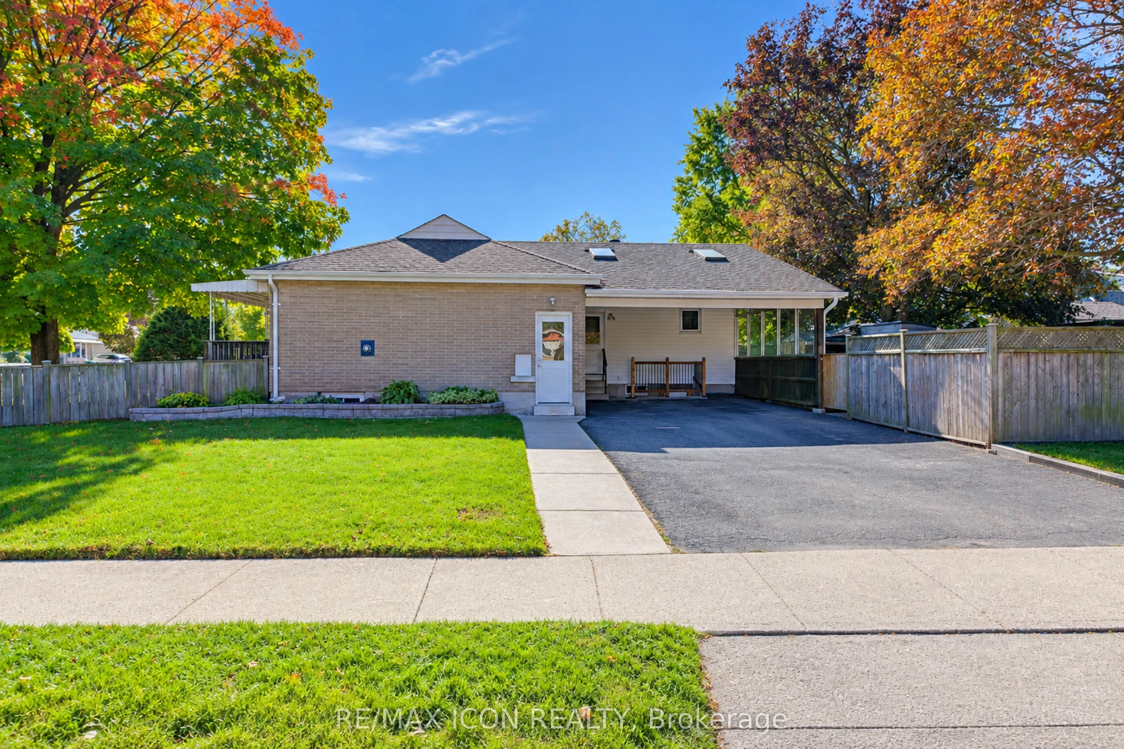 64 Lowrey Avenue S