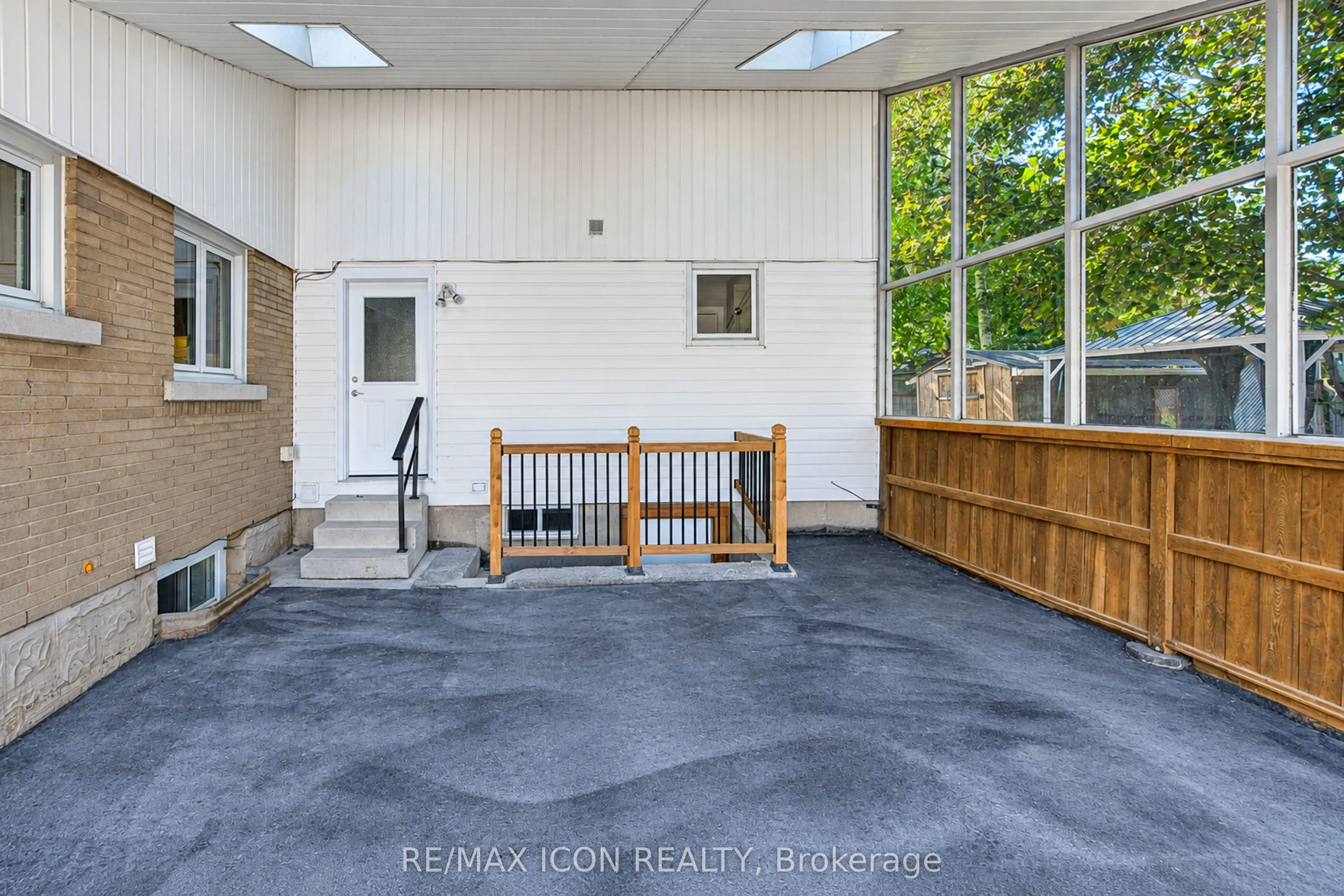 64 Lowrey Avenue S