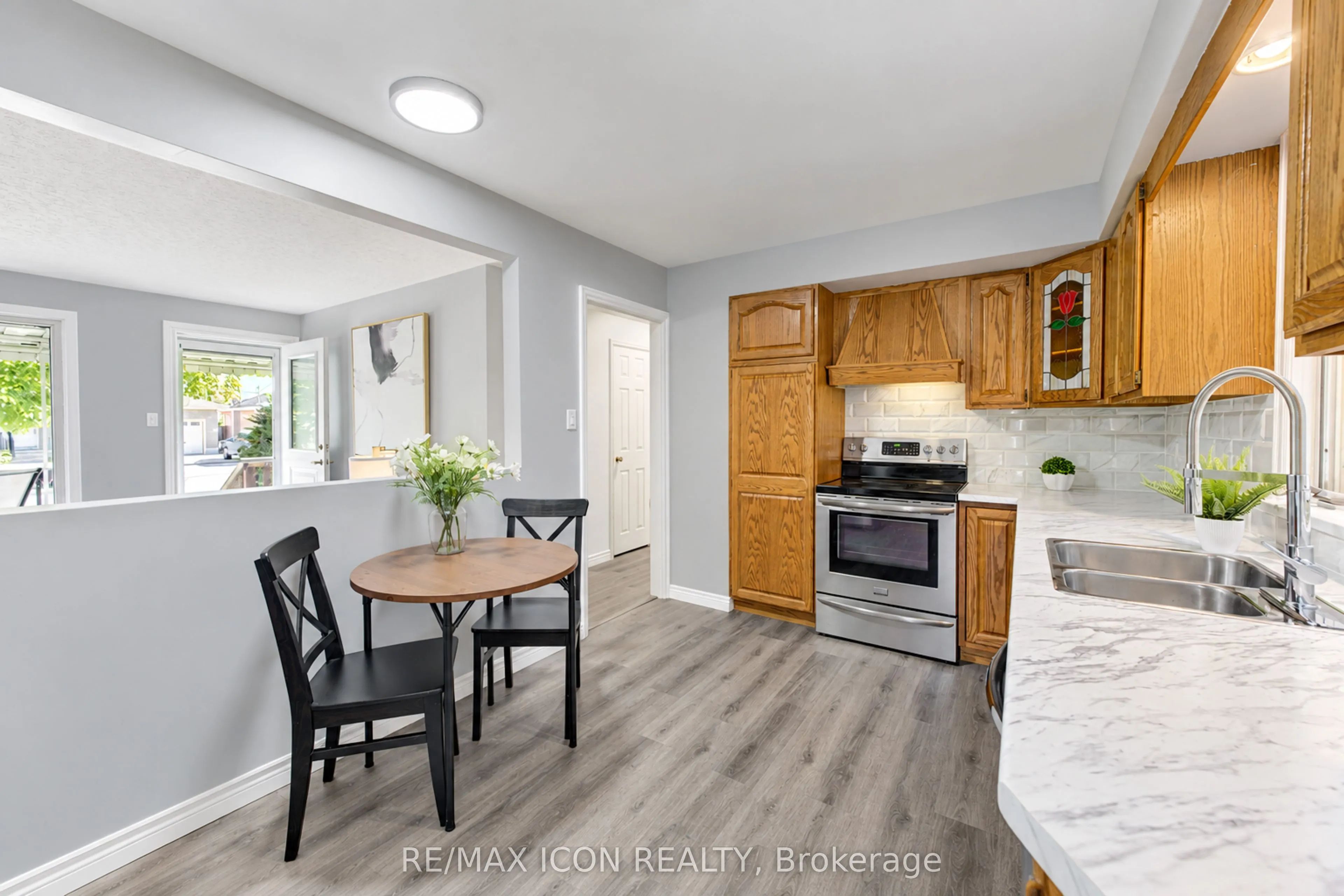 64 Lowrey Avenue S