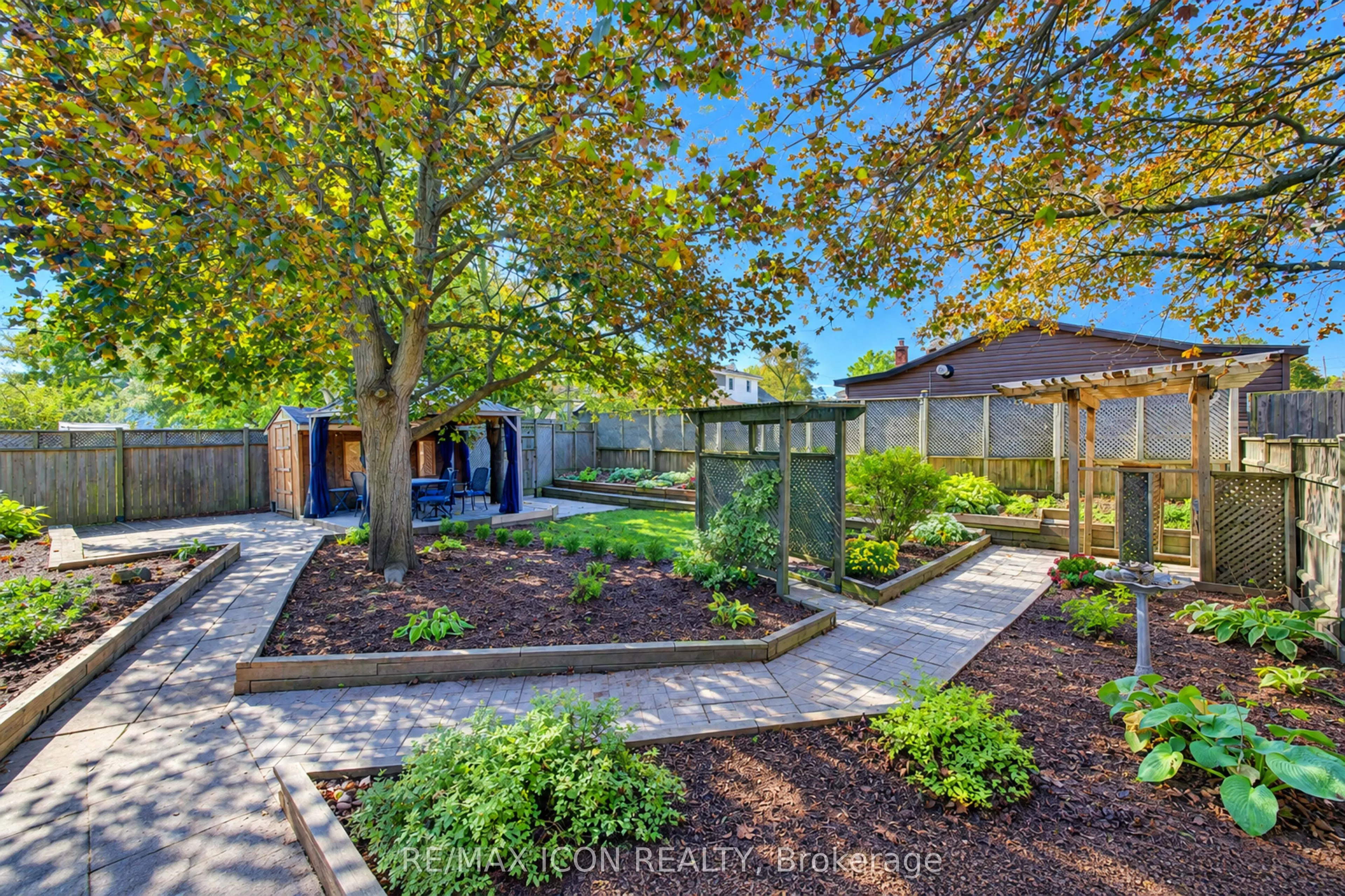 64 Lowrey Avenue S