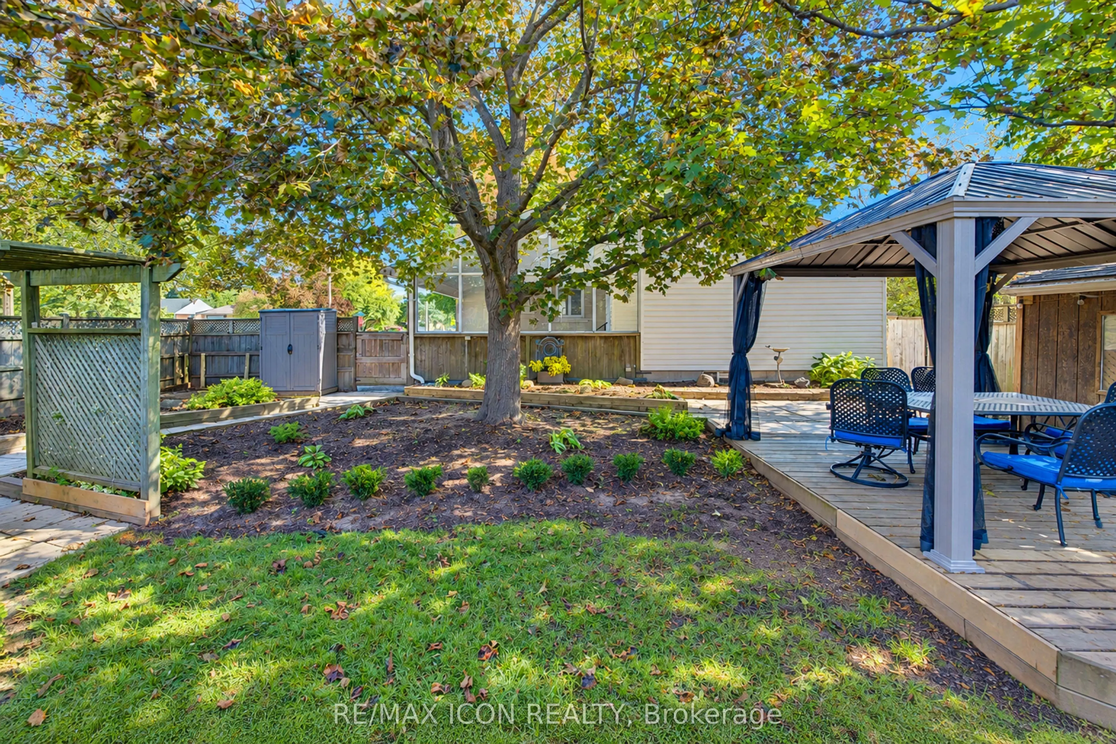 64 Lowrey Avenue S