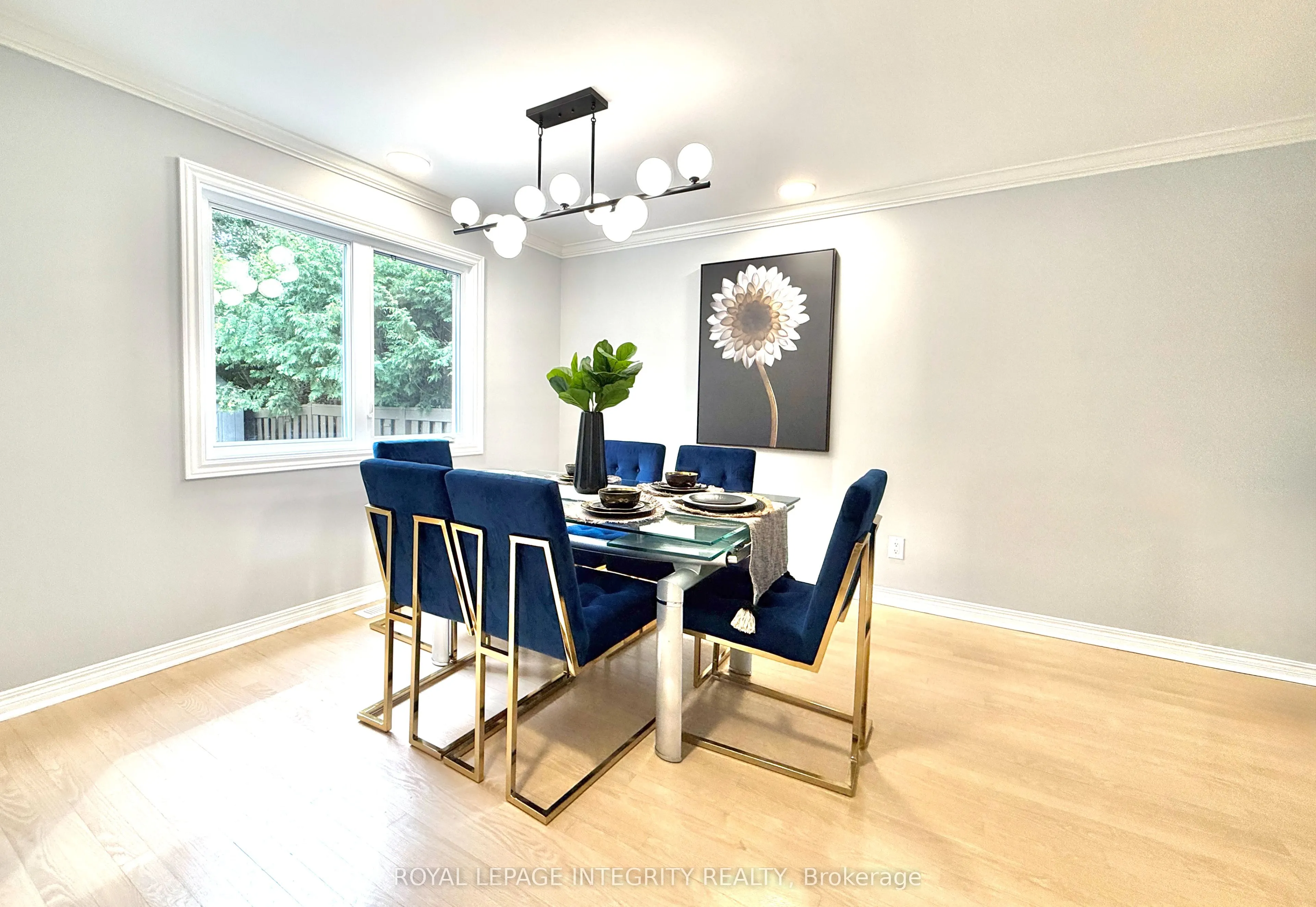 4 GLENARDEN Court