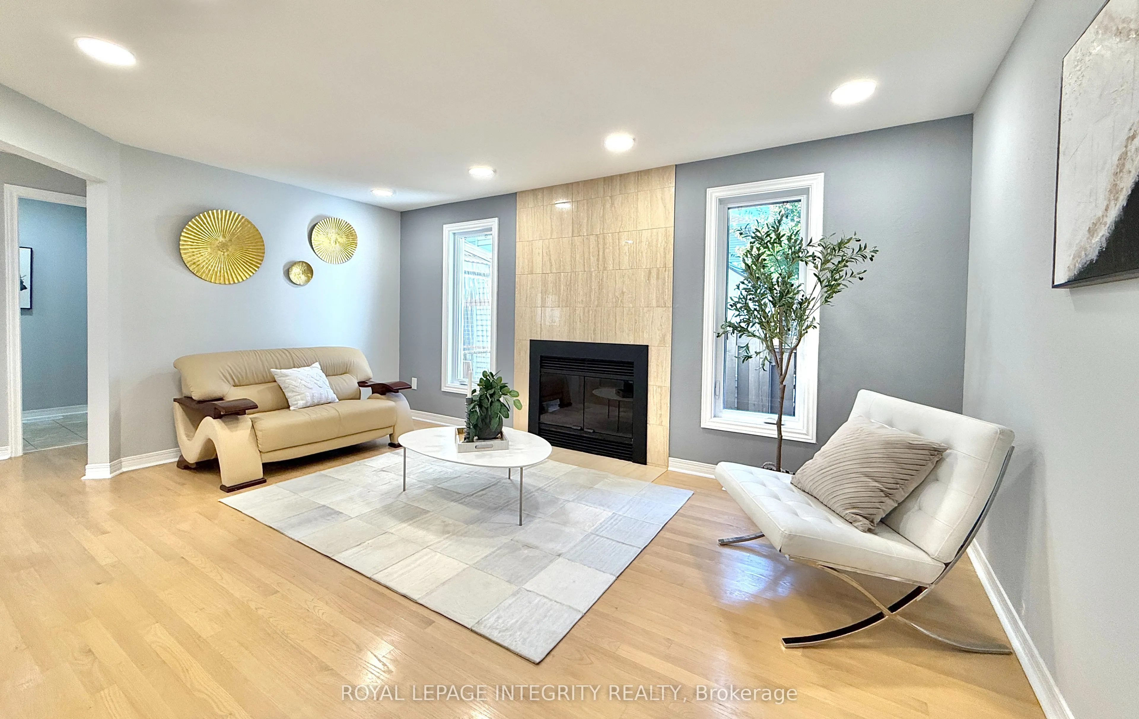 4 GLENARDEN Court