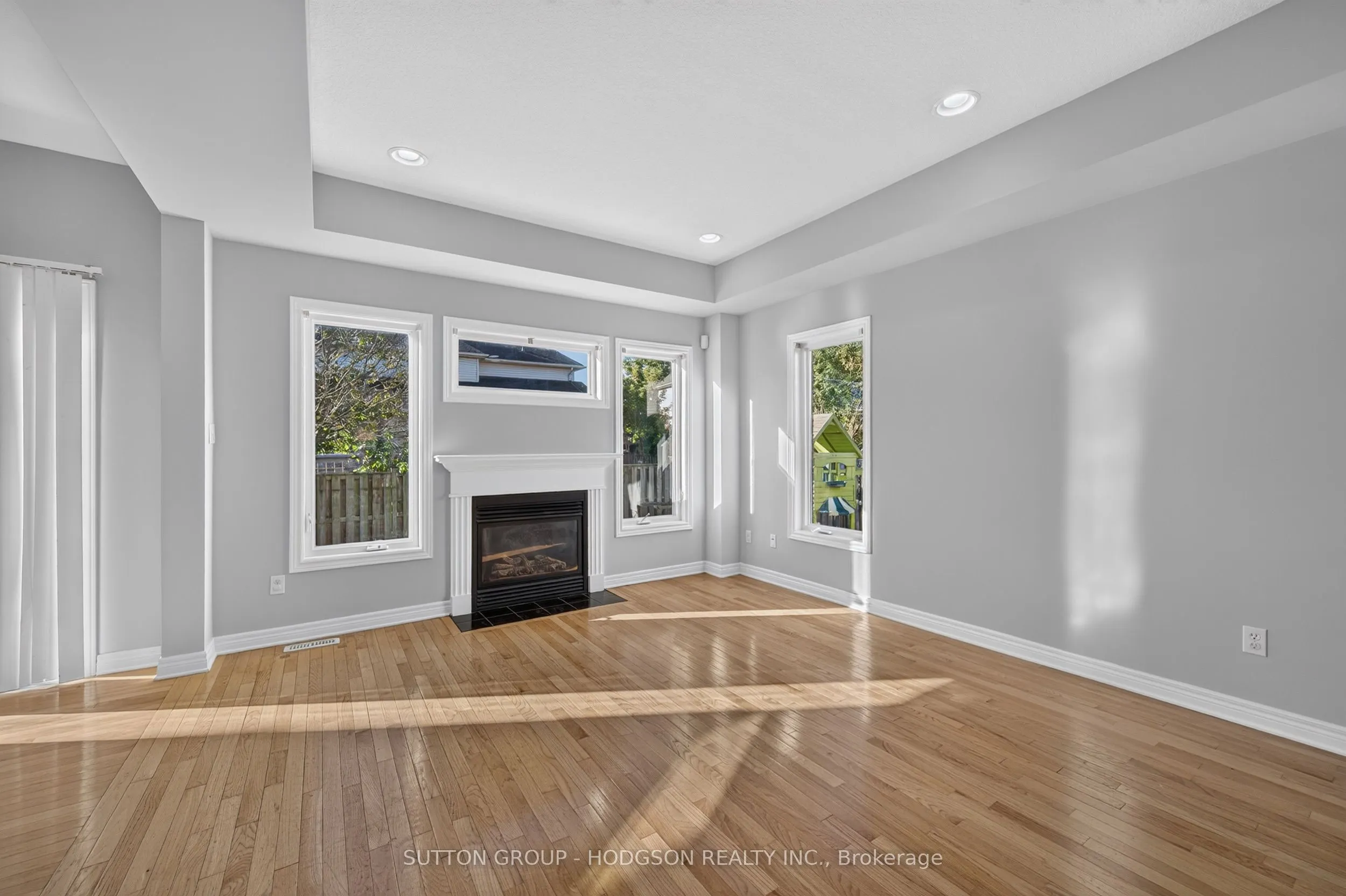 737 North Leaksdale Circle